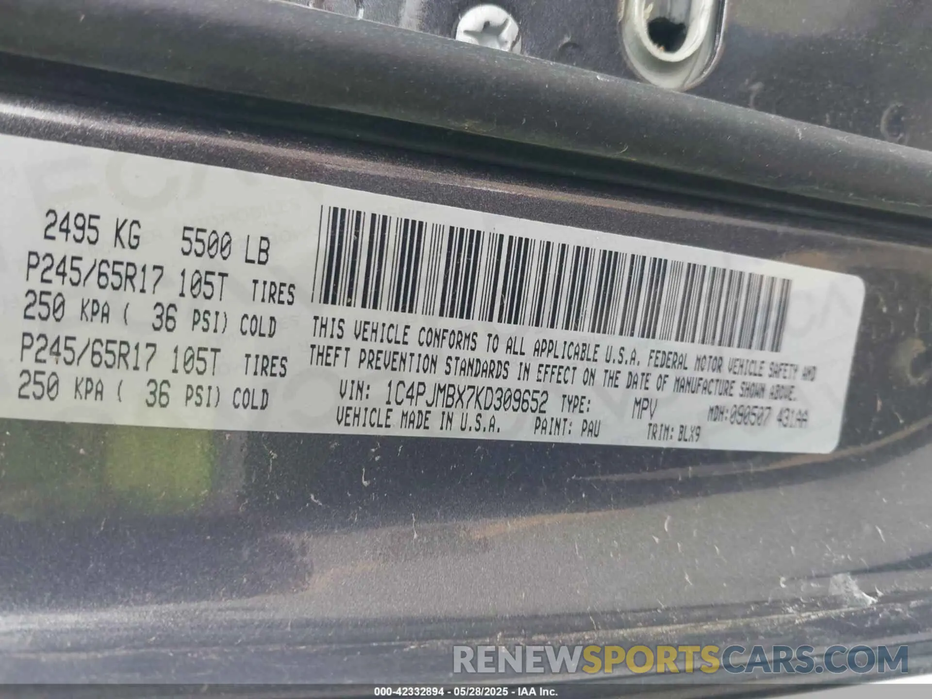 9 Photograph of a damaged car 1C4PJMBX7KD309652 JEEP CHEROKEE 2019
