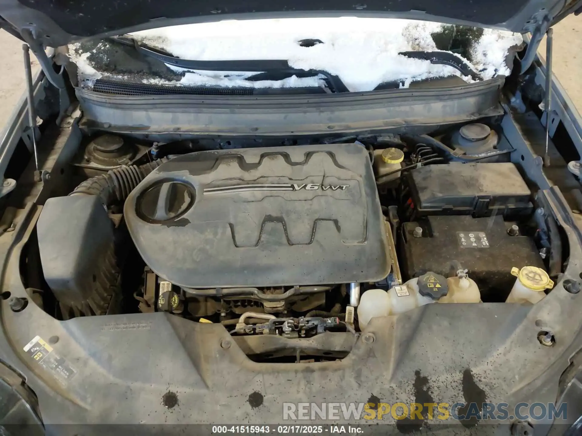 10 Photograph of a damaged car 1C4PJMBX7KD361203 JEEP CHEROKEE 2019