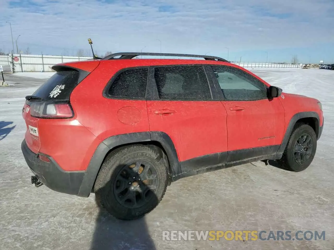 3 Photograph of a damaged car 1C4PJMBX7KD361816 JEEP CHEROKEE 2019