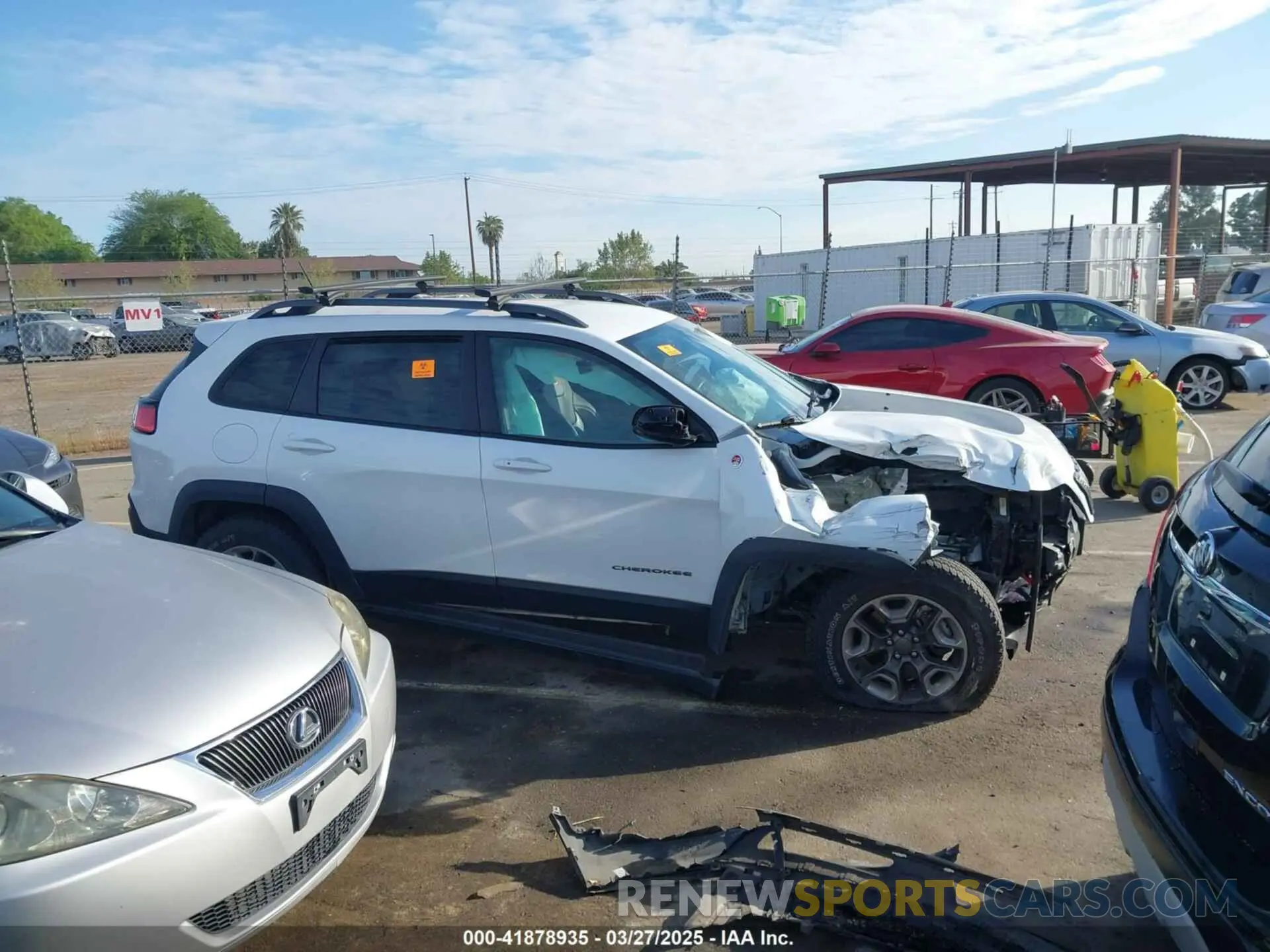 14 Photograph of a damaged car 1C4PJMBX7KD410612 JEEP CHEROKEE 2019