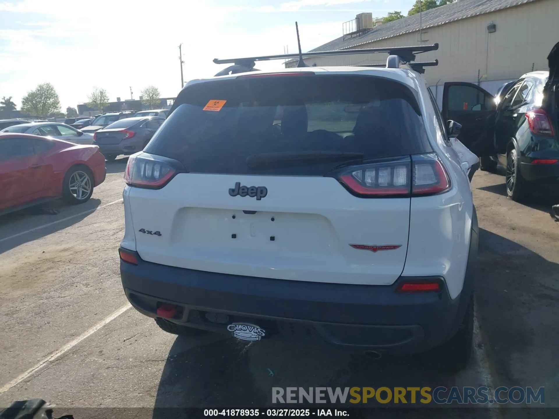 17 Photograph of a damaged car 1C4PJMBX7KD410612 JEEP CHEROKEE 2019