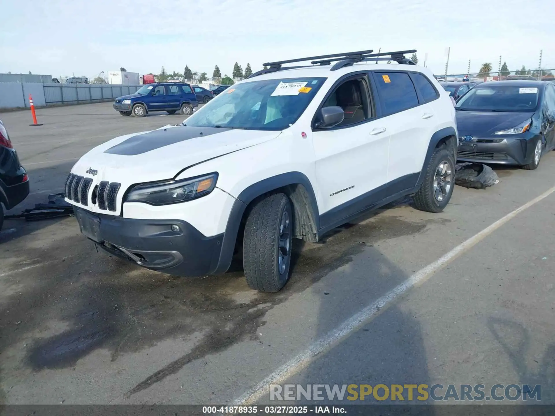 2 Photograph of a damaged car 1C4PJMBX7KD410612 JEEP CHEROKEE 2019