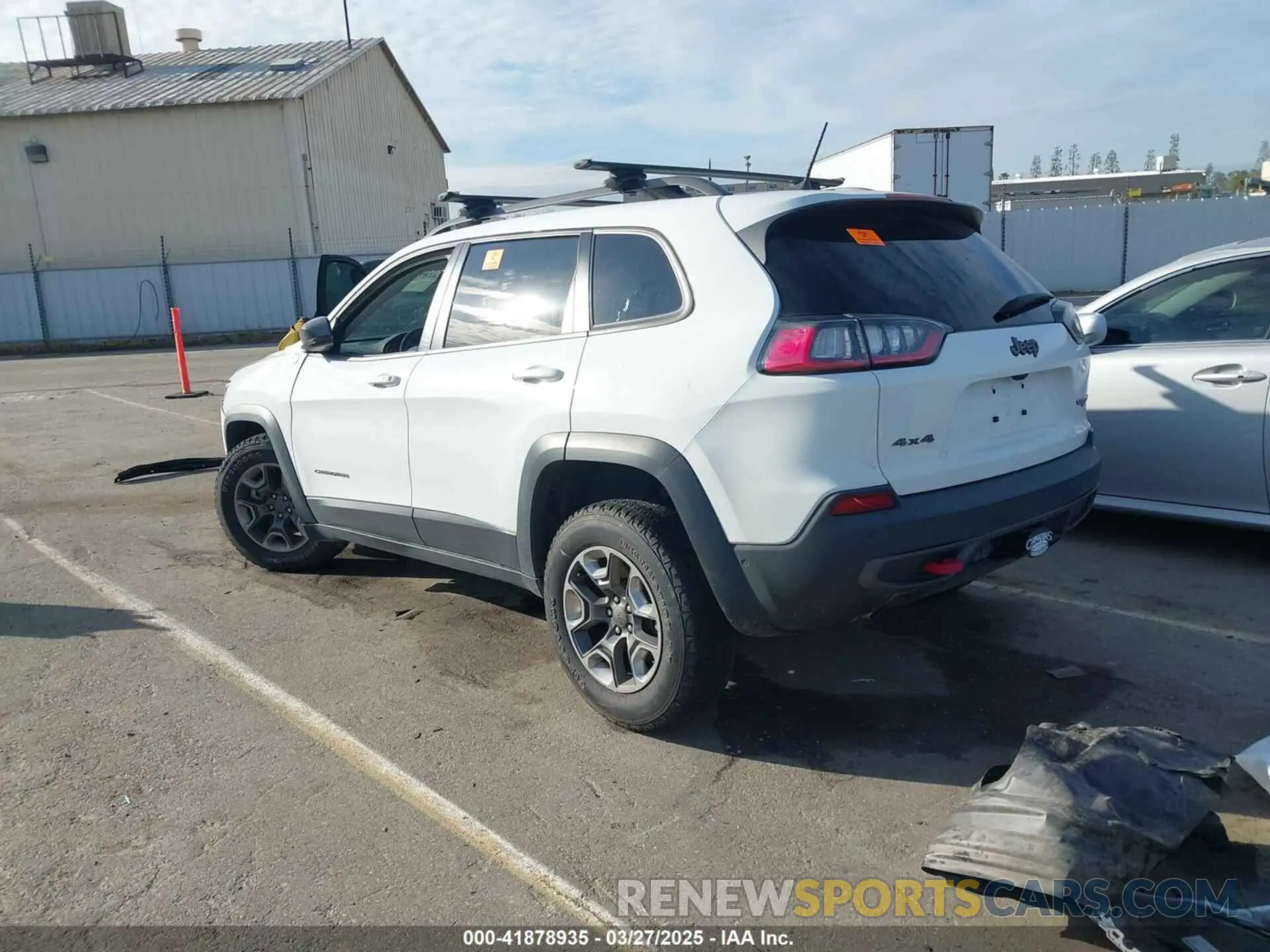3 Photograph of a damaged car 1C4PJMBX7KD410612 JEEP CHEROKEE 2019