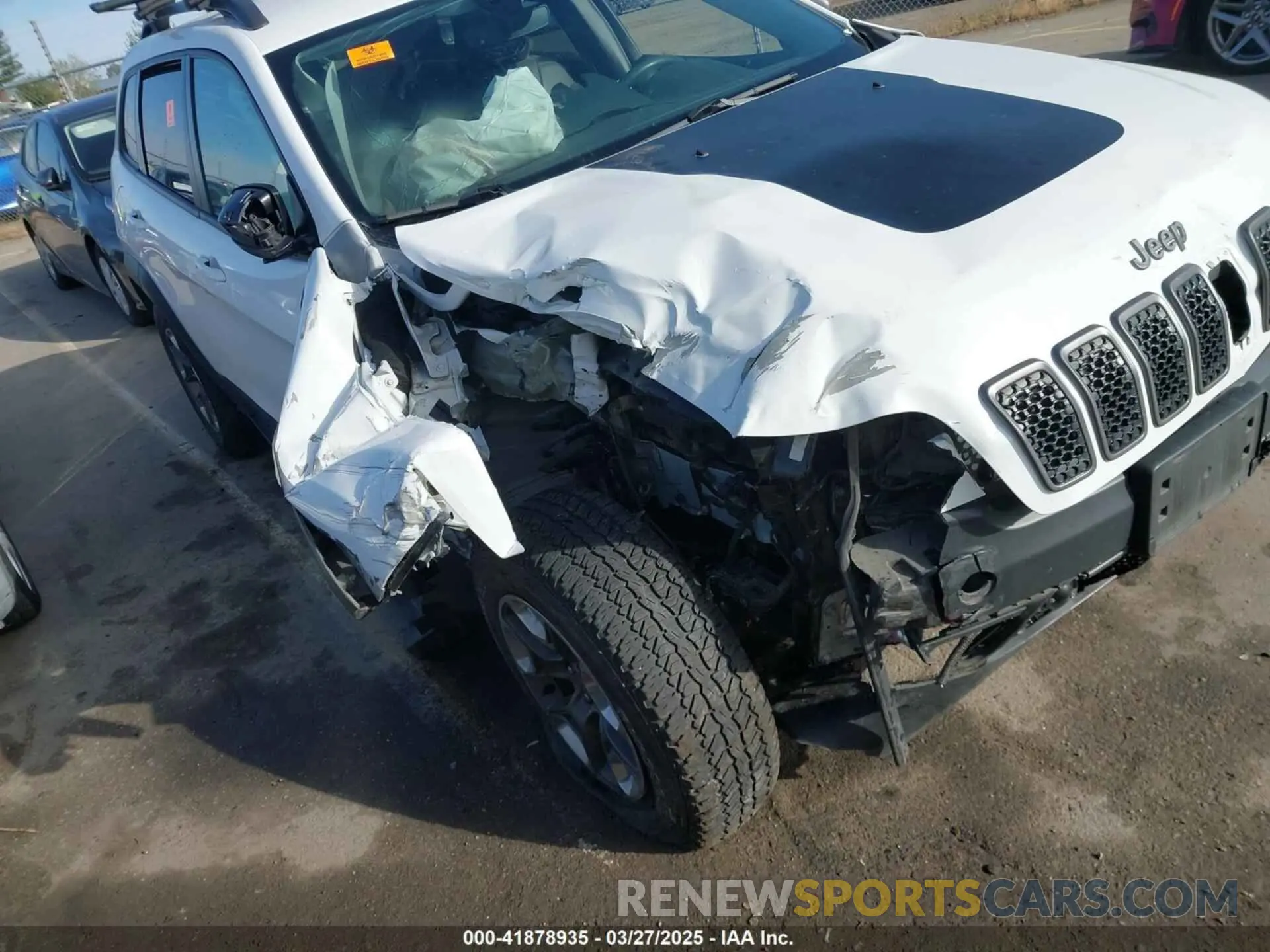 6 Photograph of a damaged car 1C4PJMBX7KD410612 JEEP CHEROKEE 2019