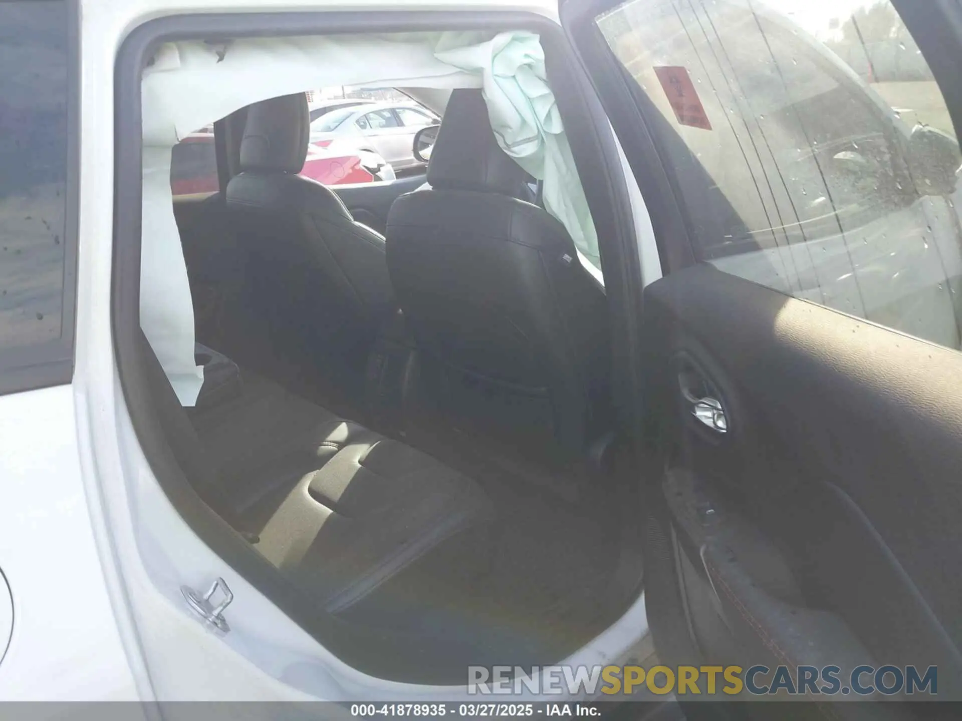 8 Photograph of a damaged car 1C4PJMBX7KD410612 JEEP CHEROKEE 2019