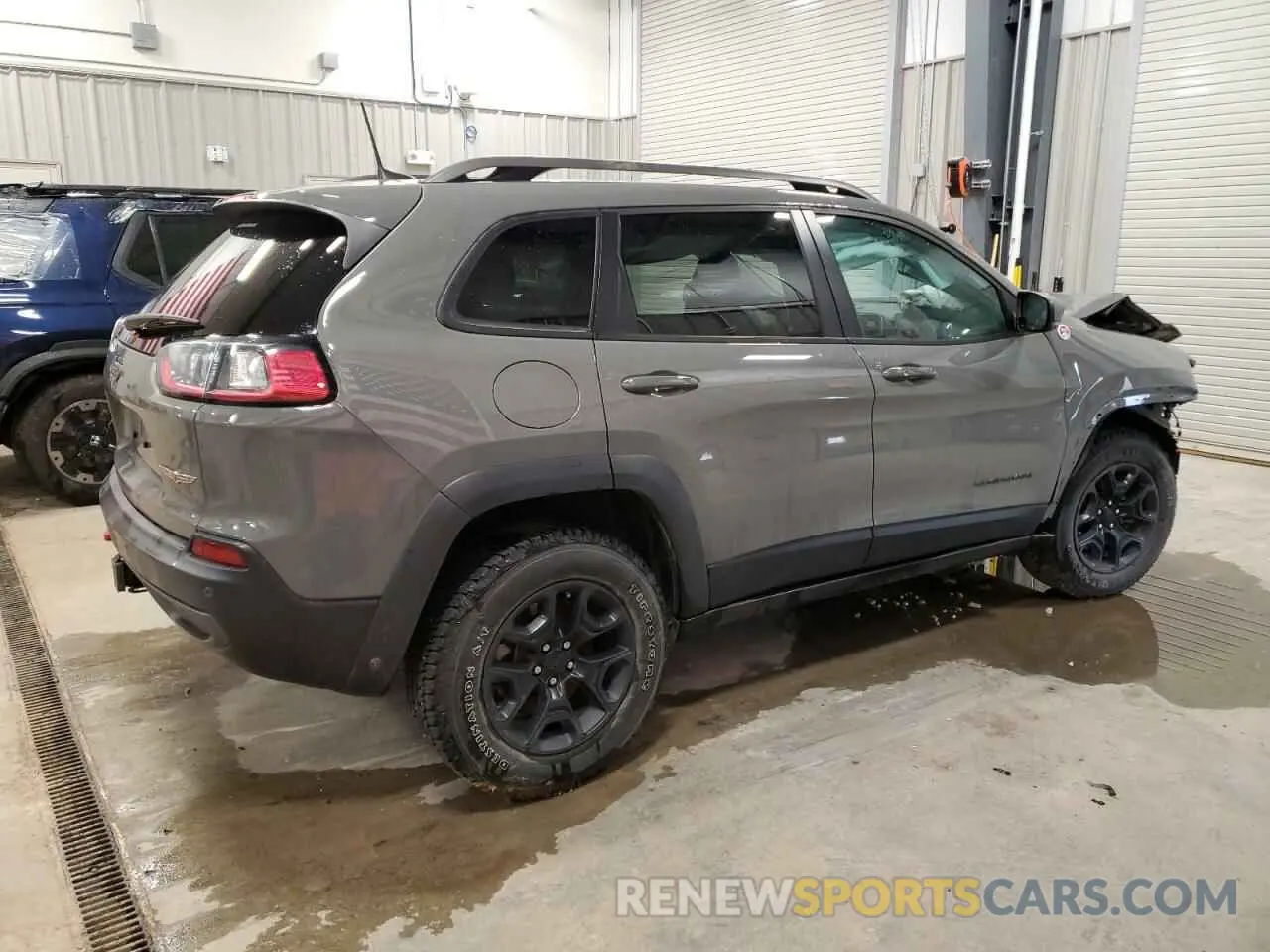 3 Photograph of a damaged car 1C4PJMBX7KD426213 JEEP CHEROKEE 2019