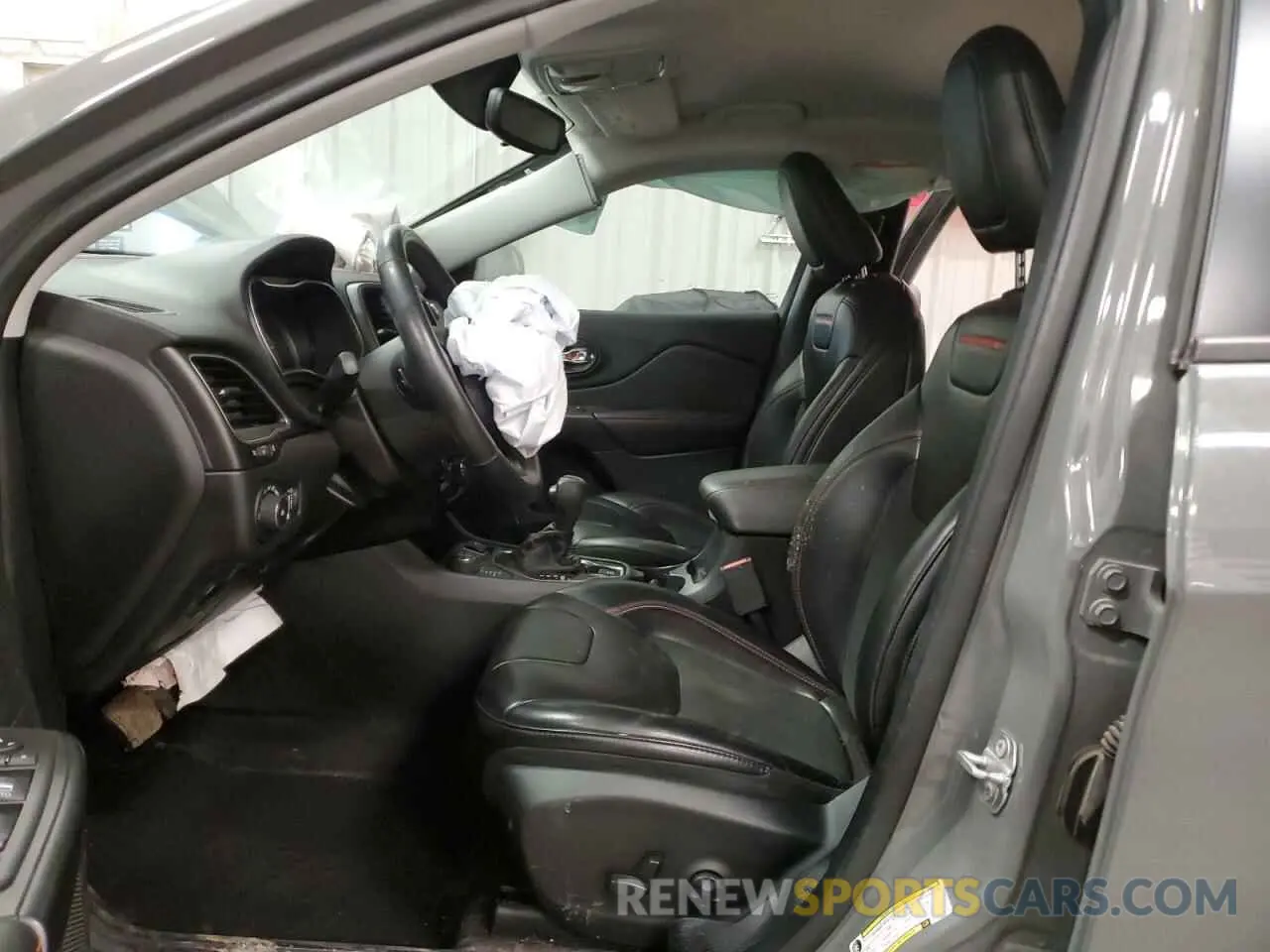 7 Photograph of a damaged car 1C4PJMBX7KD426213 JEEP CHEROKEE 2019