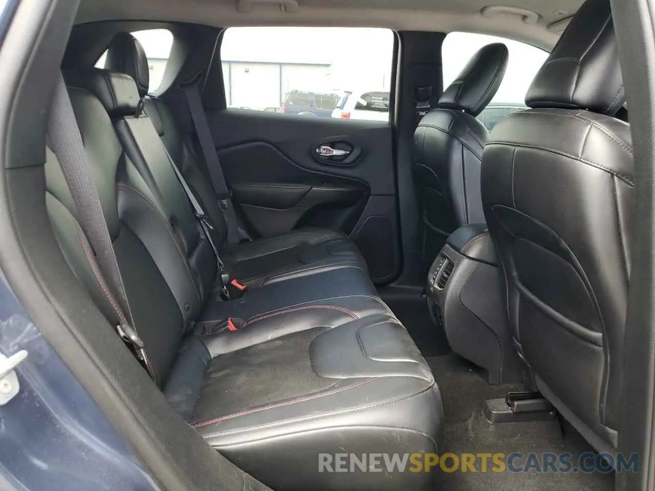 11 Photograph of a damaged car 1C4PJMBX7KD441911 JEEP CHEROKEE 2019