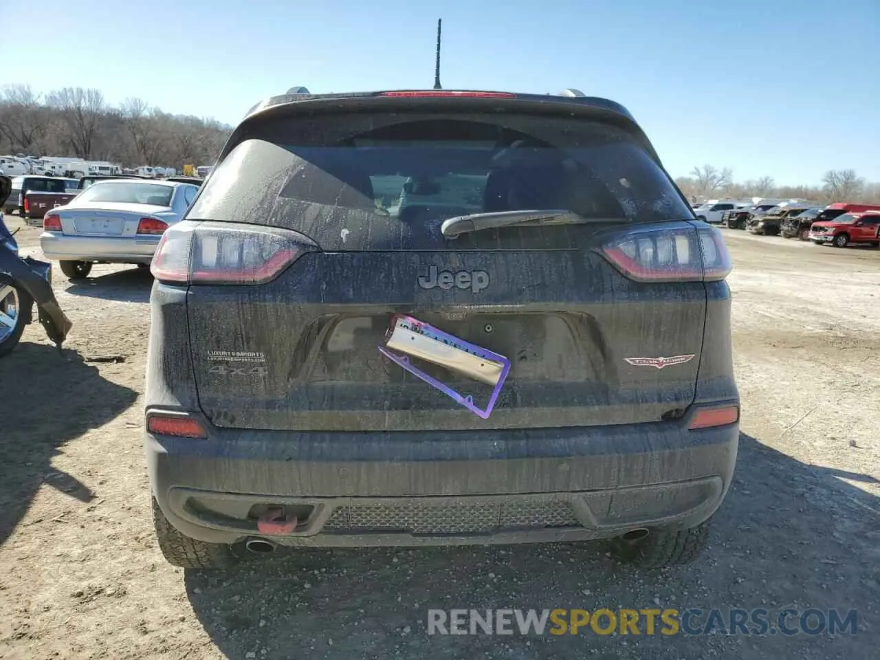 6 Photograph of a damaged car 1C4PJMBX8KD253401 JEEP CHEROKEE 2019