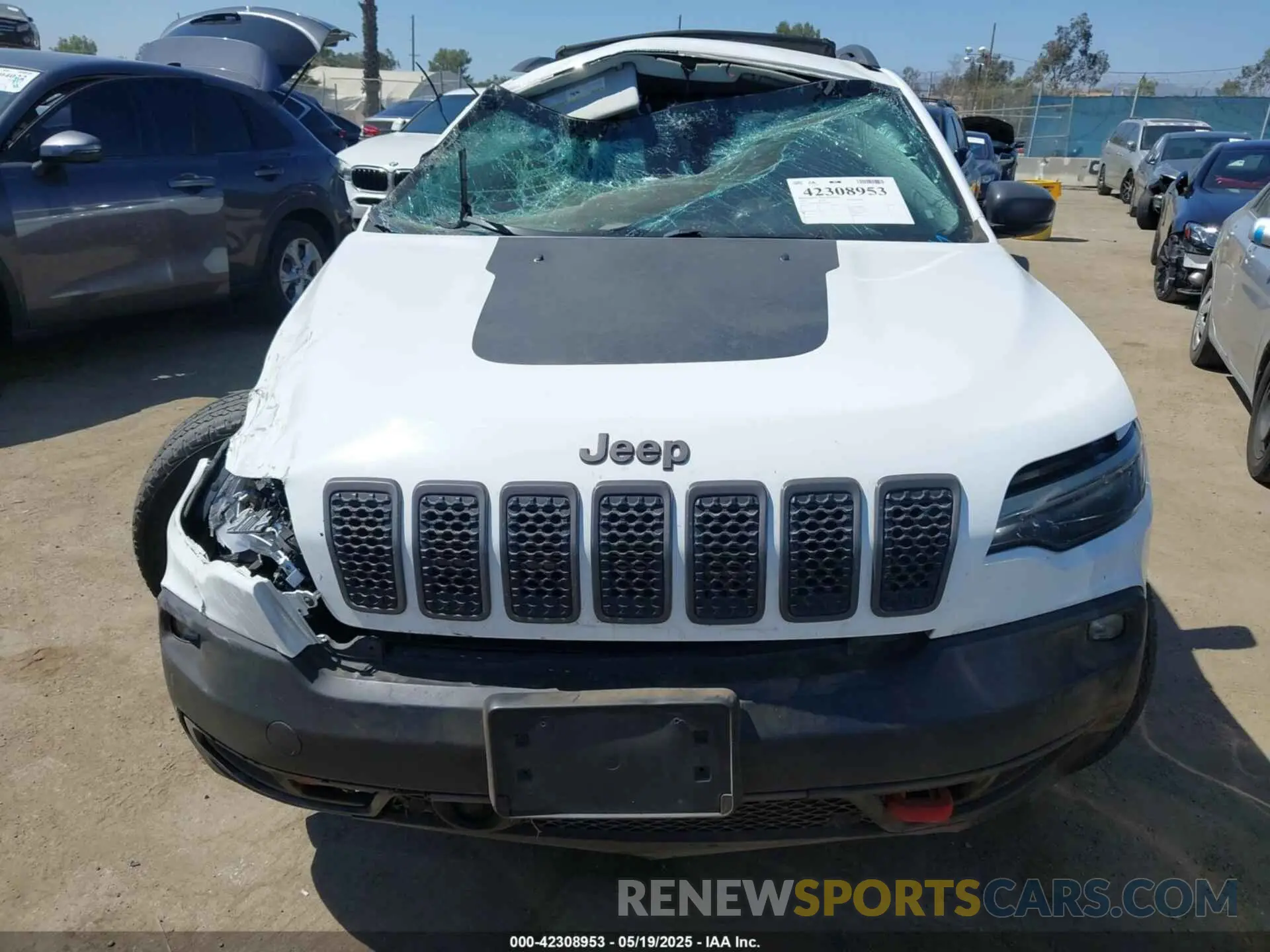 6 Photograph of a damaged car 1C4PJMBX8KD258582 JEEP CHEROKEE 2019