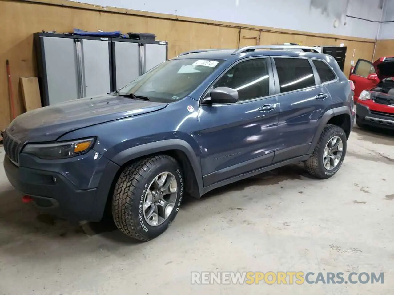 1 Photograph of a damaged car 1C4PJMBX8KD395635 JEEP CHEROKEE 2019