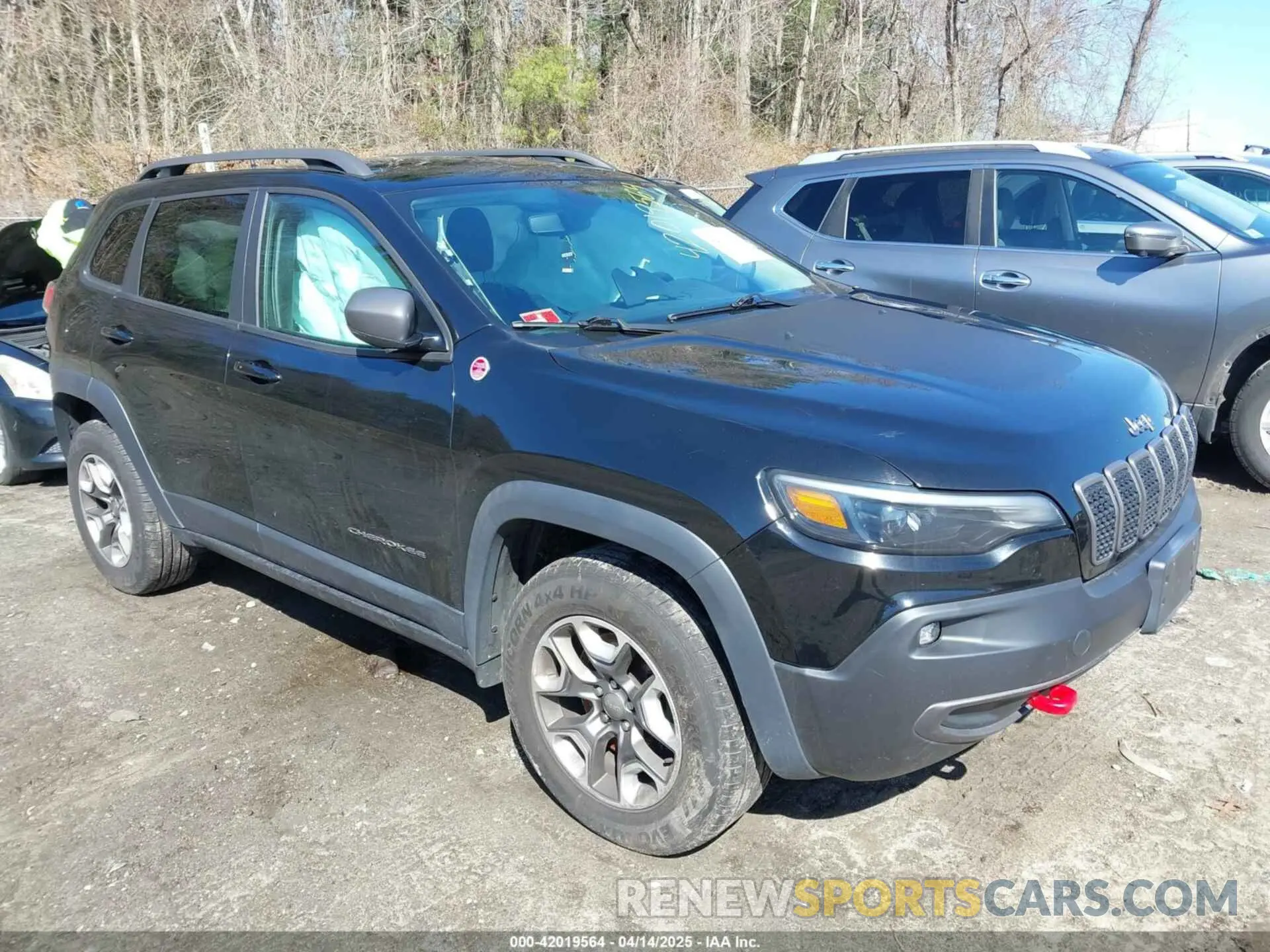 1 Photograph of a damaged car 1C4PJMBX8KD430013 JEEP CHEROKEE 2019