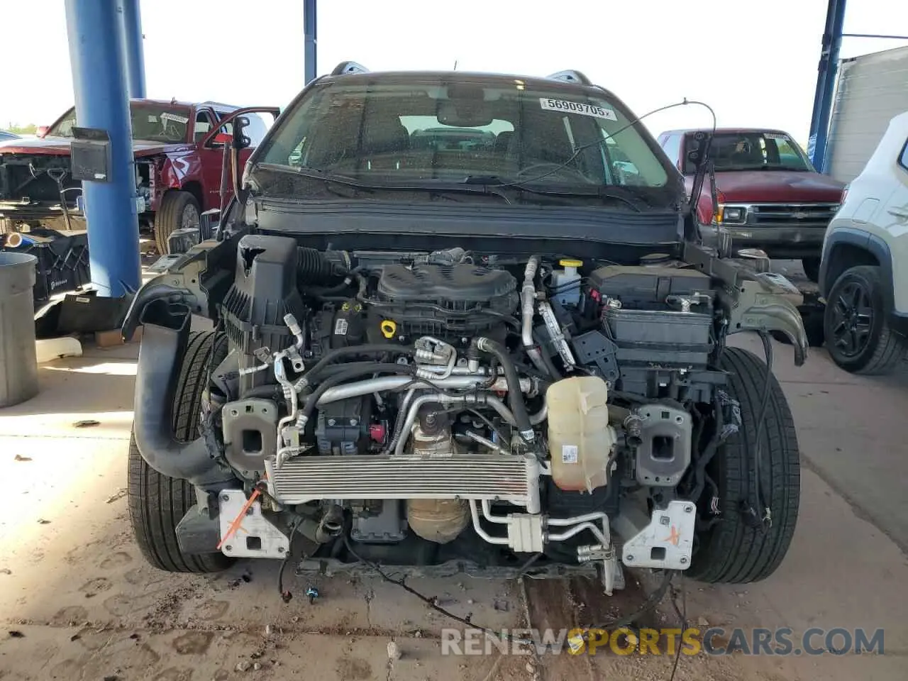 5 Photograph of a damaged car 1C4PJMBX8KD468051 JEEP CHEROKEE 2019
