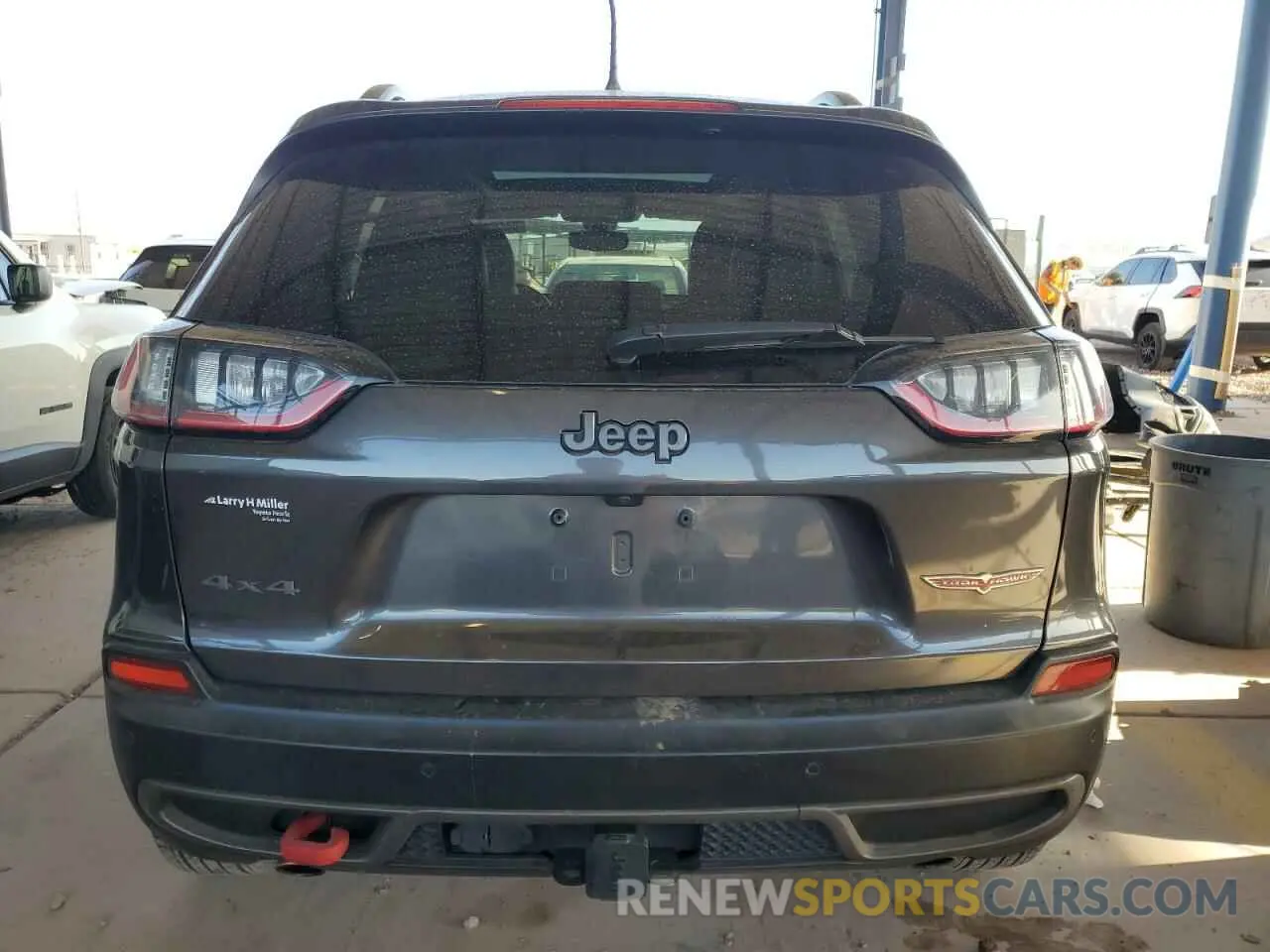 6 Photograph of a damaged car 1C4PJMBX8KD468051 JEEP CHEROKEE 2019