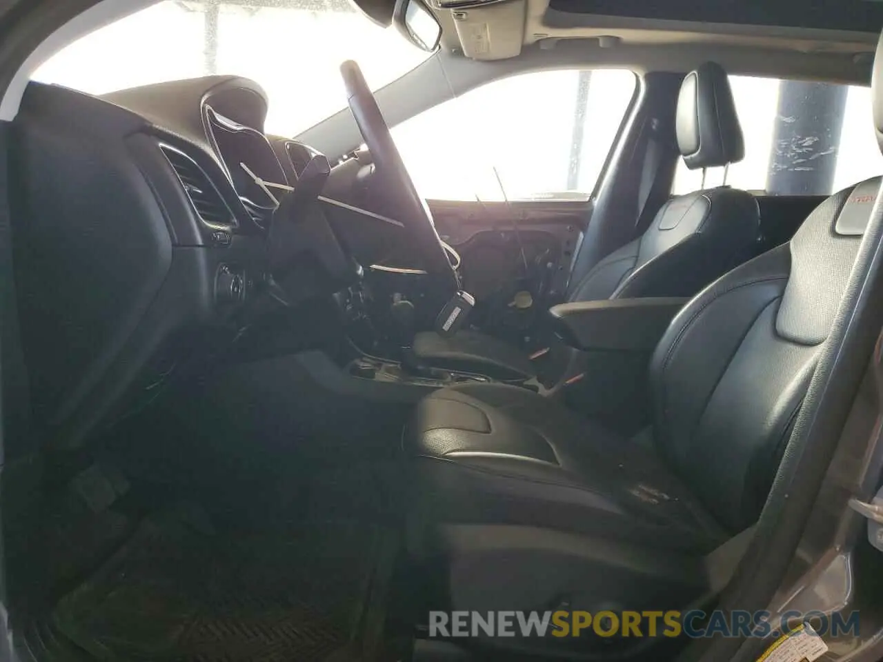 7 Photograph of a damaged car 1C4PJMBX8KD468051 JEEP CHEROKEE 2019