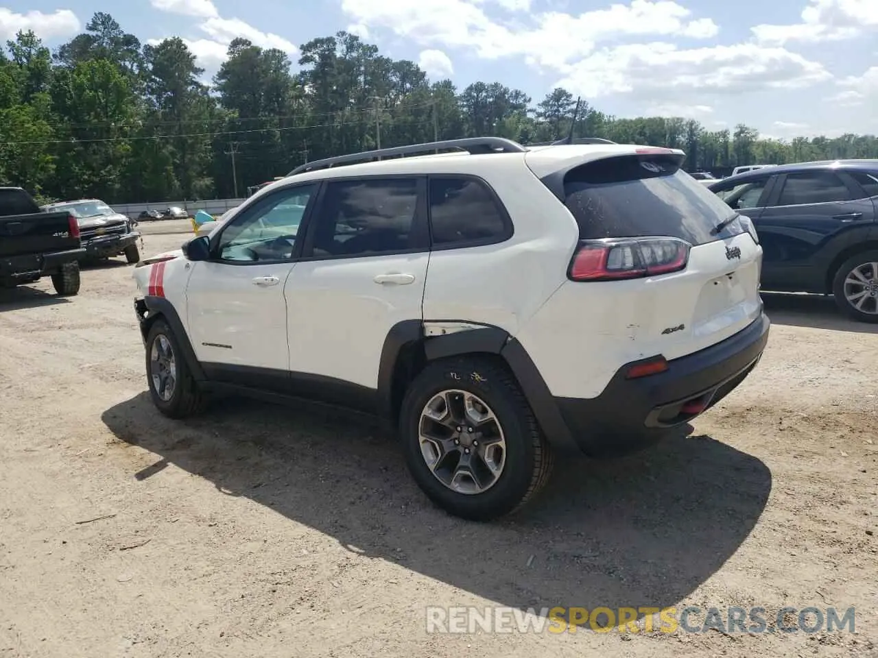 2 Photograph of a damaged car 1C4PJMBX9KD137141 JEEP CHEROKEE 2019