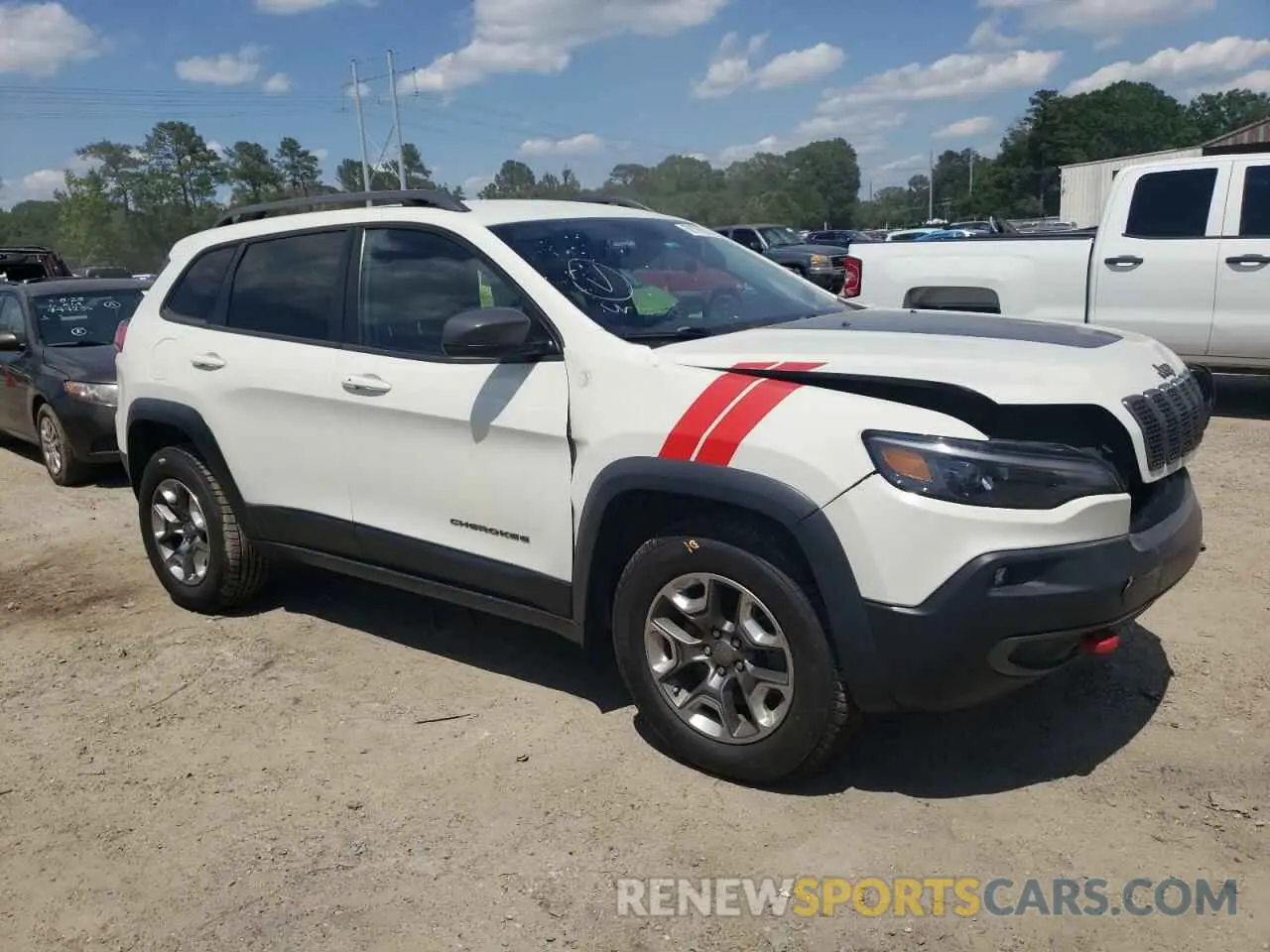 4 Photograph of a damaged car 1C4PJMBX9KD137141 JEEP CHEROKEE 2019