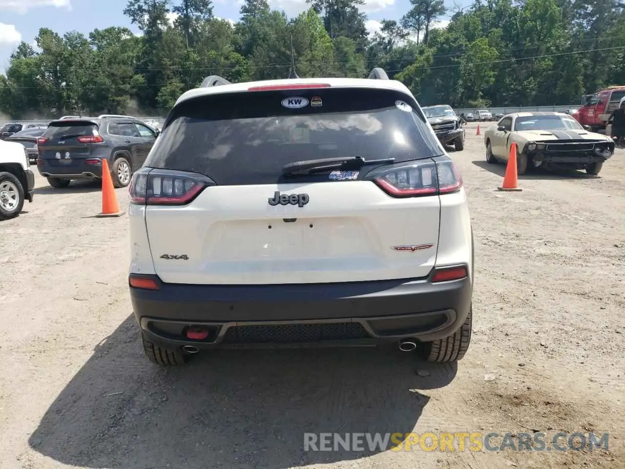 6 Photograph of a damaged car 1C4PJMBX9KD137141 JEEP CHEROKEE 2019