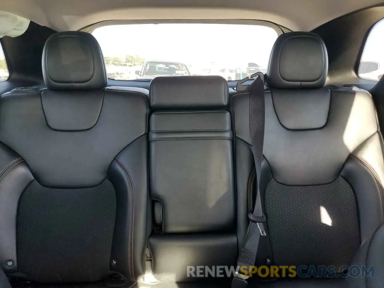 10 Photograph of a damaged car 1C4PJMBX9KD139200 JEEP CHEROKEE 2019