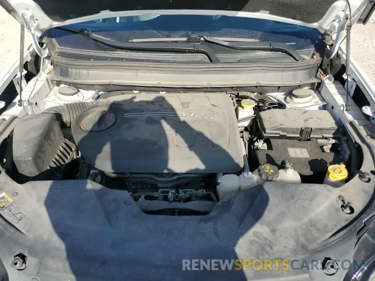14 Photograph of a damaged car 1C4PJMBX9KD139200 JEEP CHEROKEE 2019