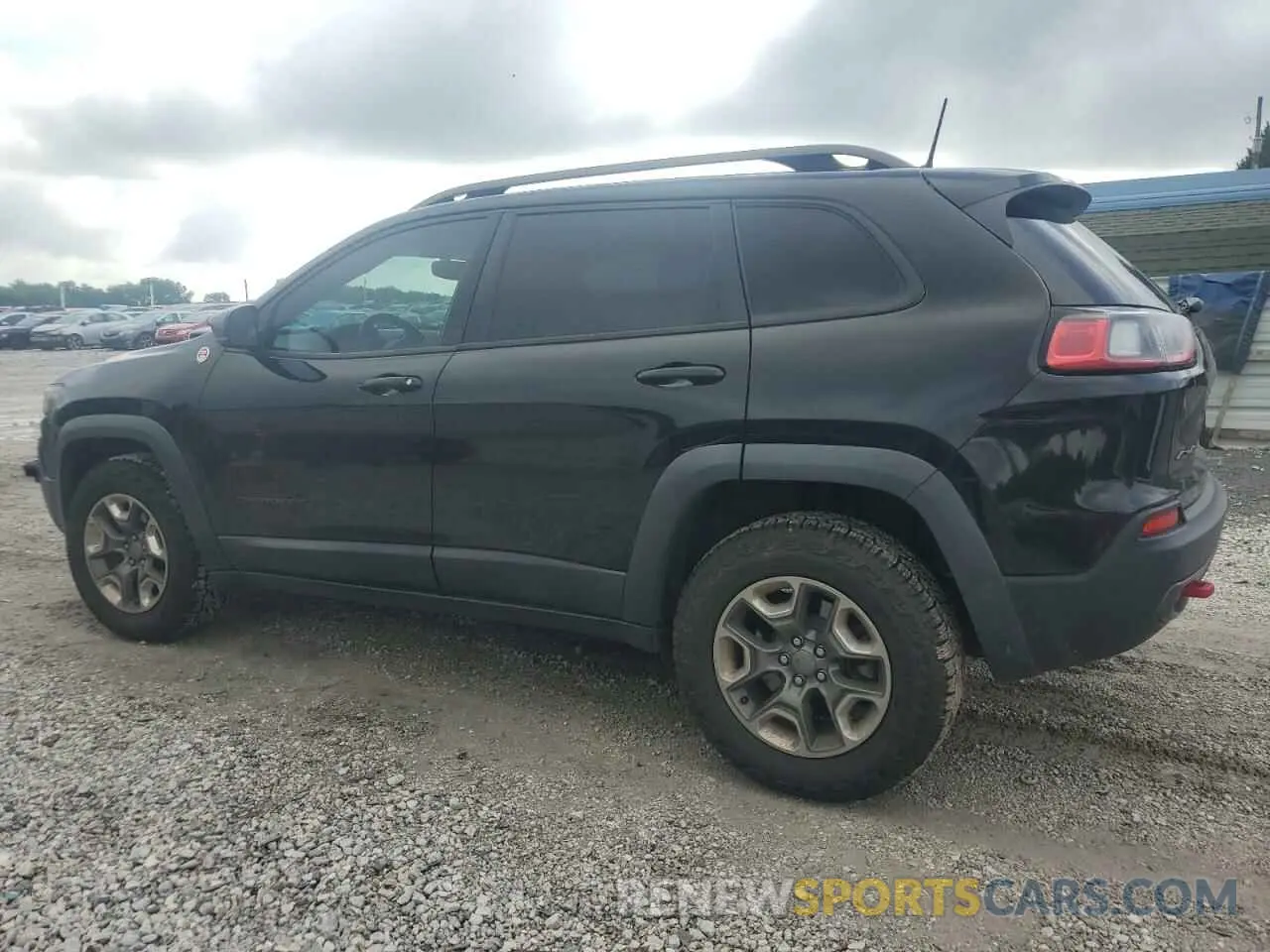 2 Photograph of a damaged car 1C4PJMBX9KD183116 JEEP CHEROKEE 2019