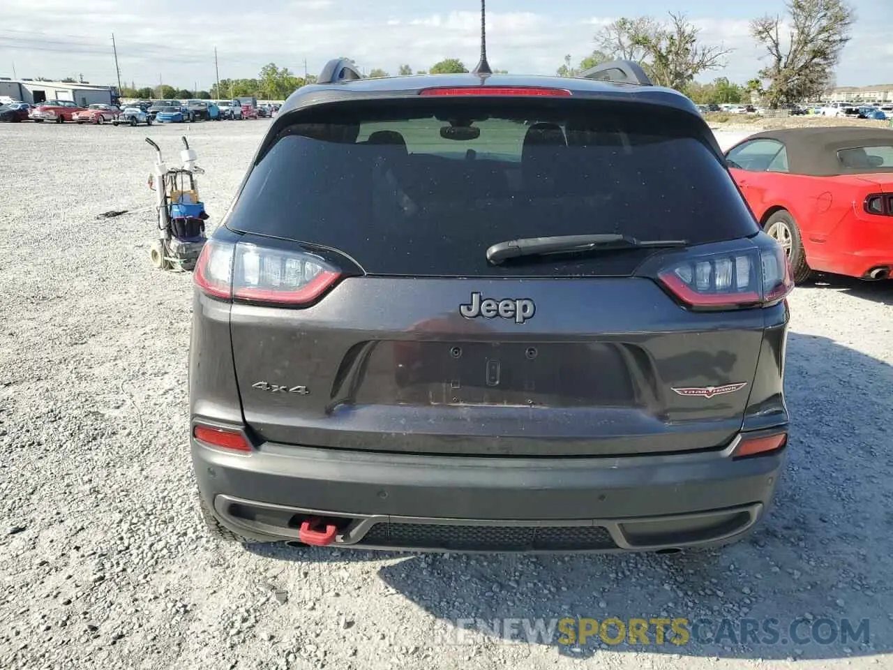 6 Photograph of a damaged car 1C4PJMBX9KD183343 JEEP CHEROKEE 2019