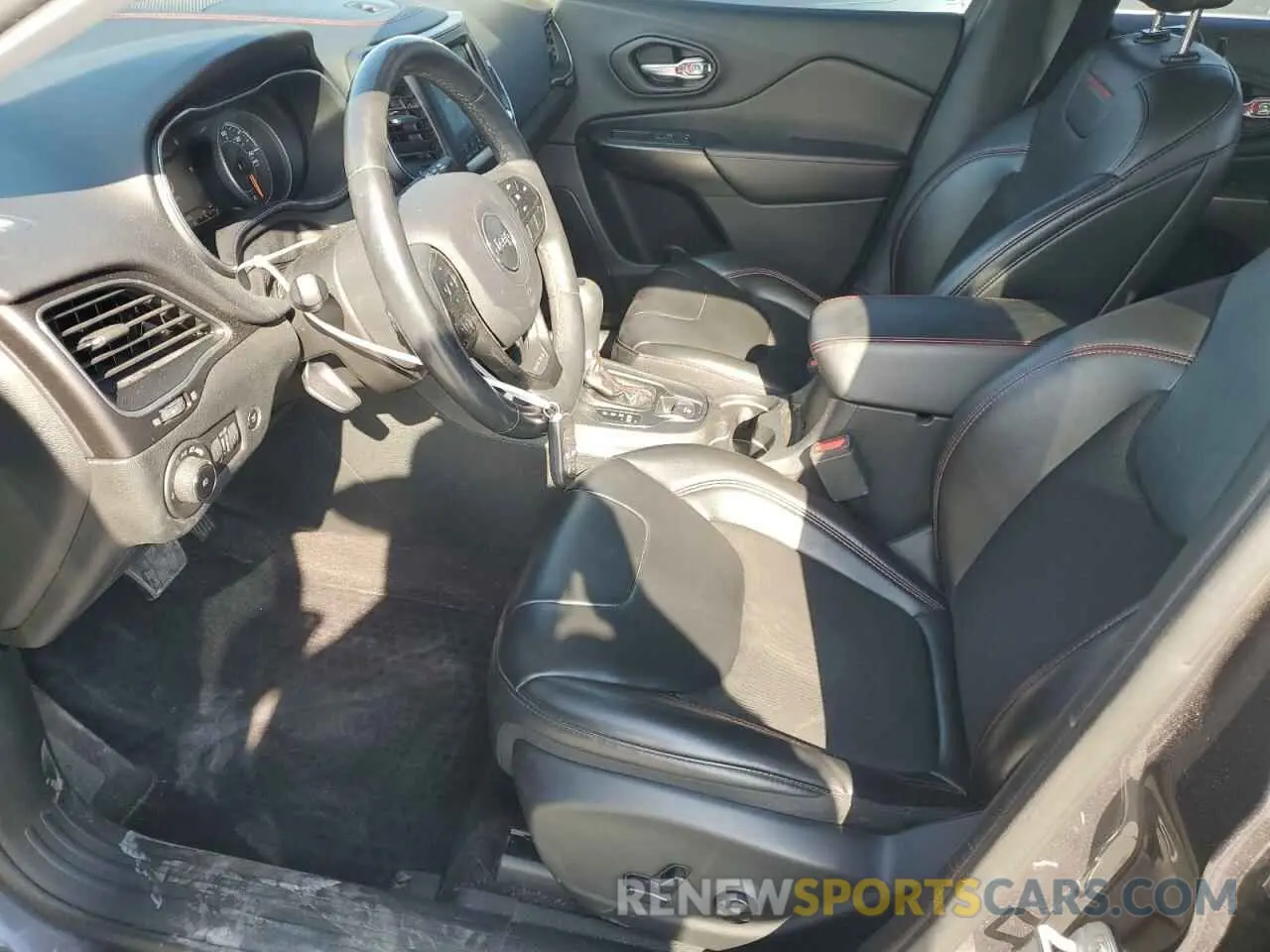 7 Photograph of a damaged car 1C4PJMBX9KD183343 JEEP CHEROKEE 2019