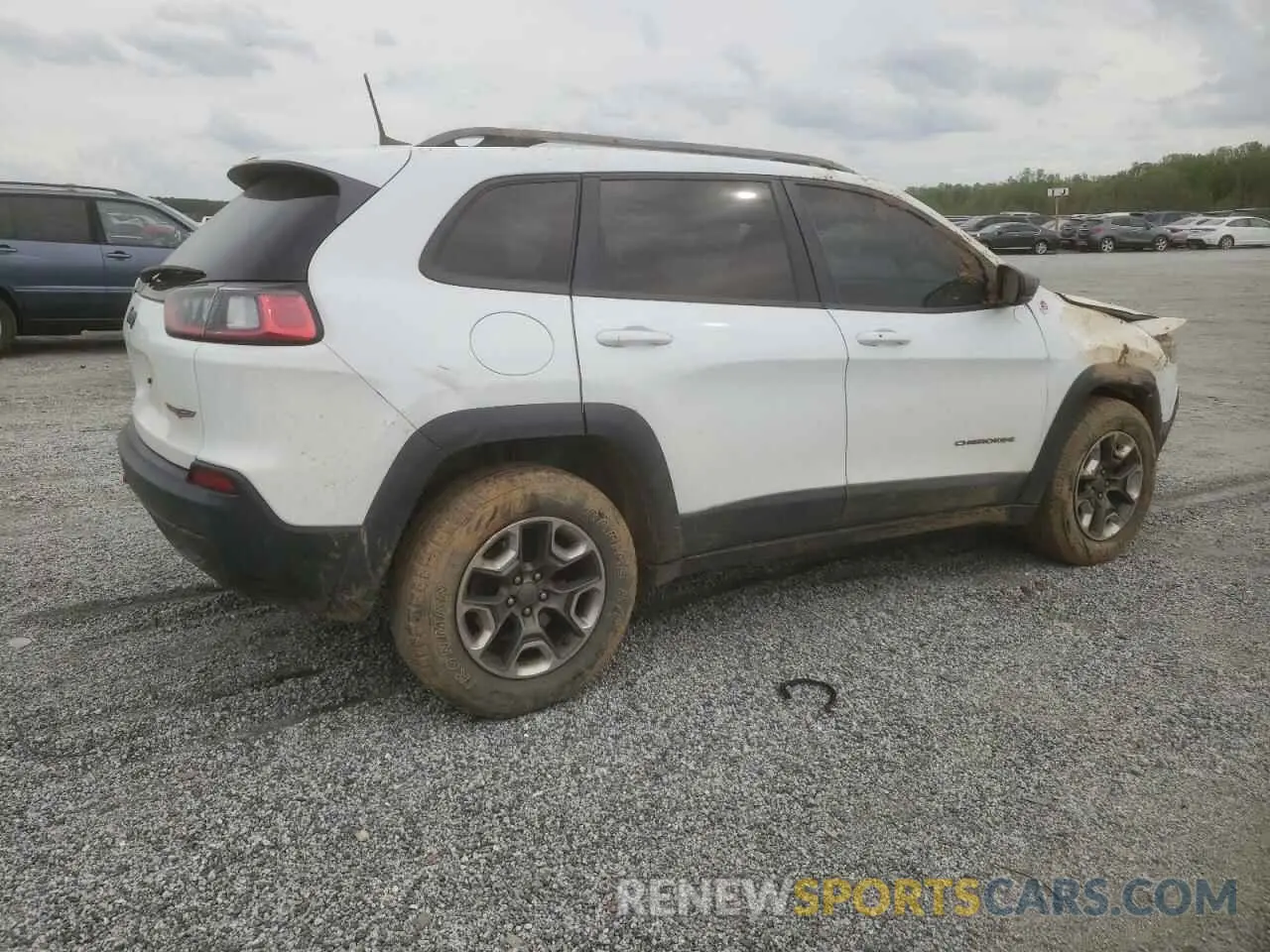 3 Photograph of a damaged car 1C4PJMBX9KD256968 JEEP CHEROKEE 2019