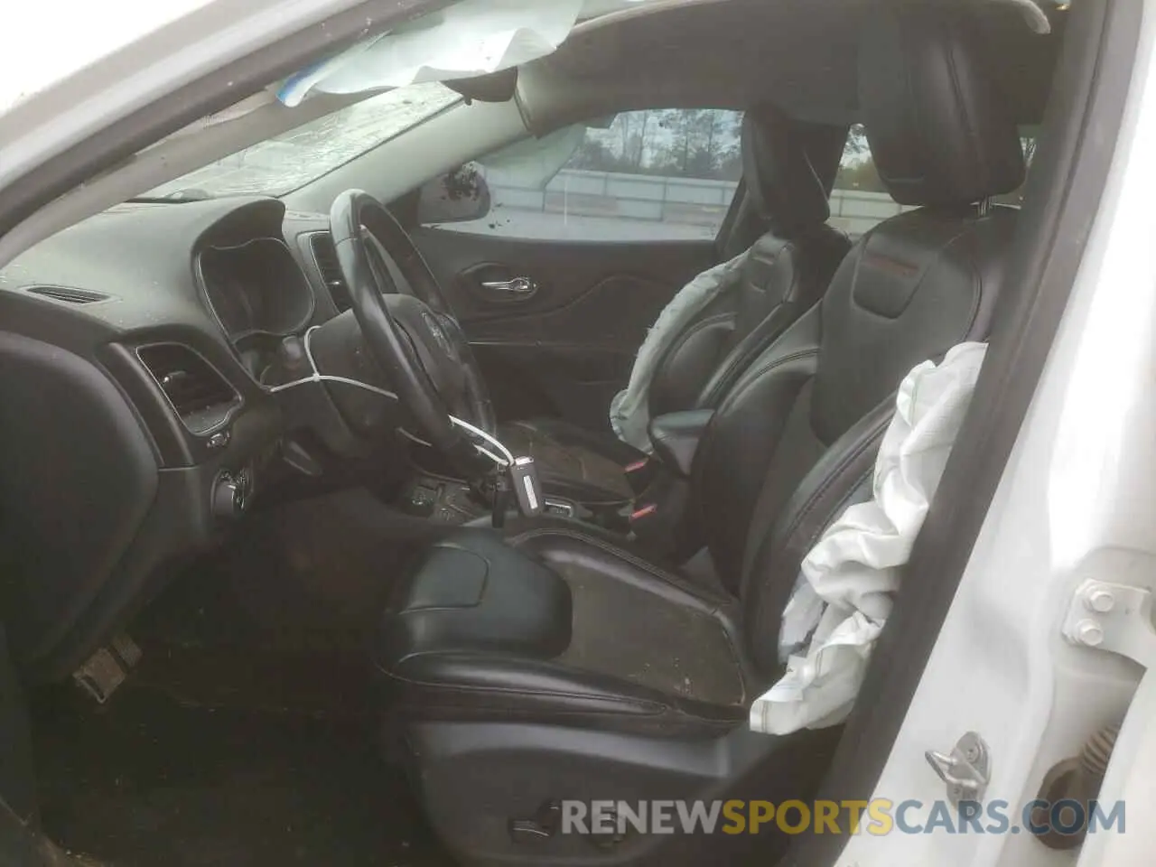 7 Photograph of a damaged car 1C4PJMBX9KD256968 JEEP CHEROKEE 2019