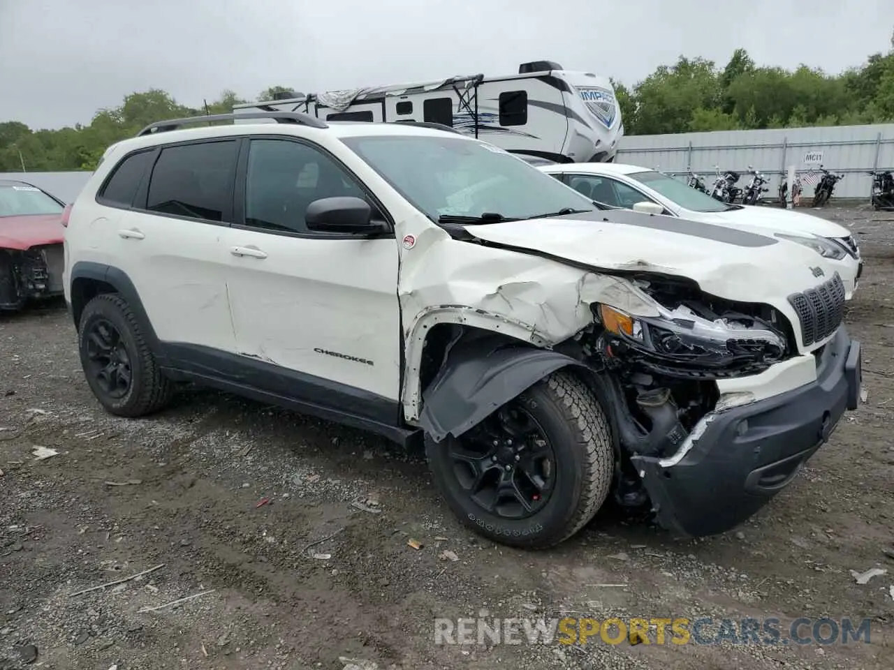 4 Photograph of a damaged car 1C4PJMBXXKD124205 JEEP CHEROKEE 2019