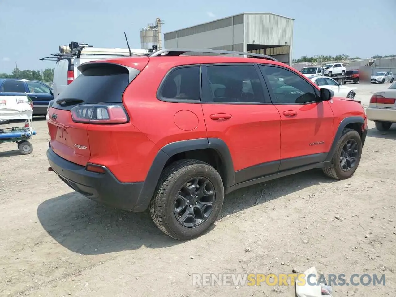 3 Photograph of a damaged car 1C4PJMBXXKD236812 JEEP CHEROKEE 2019
