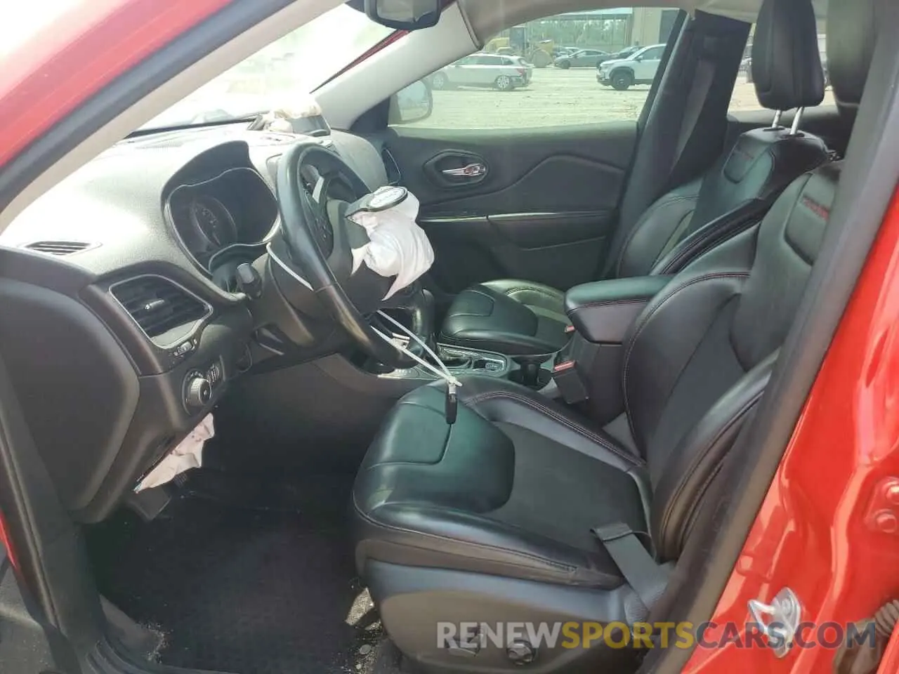 7 Photograph of a damaged car 1C4PJMBXXKD236812 JEEP CHEROKEE 2019