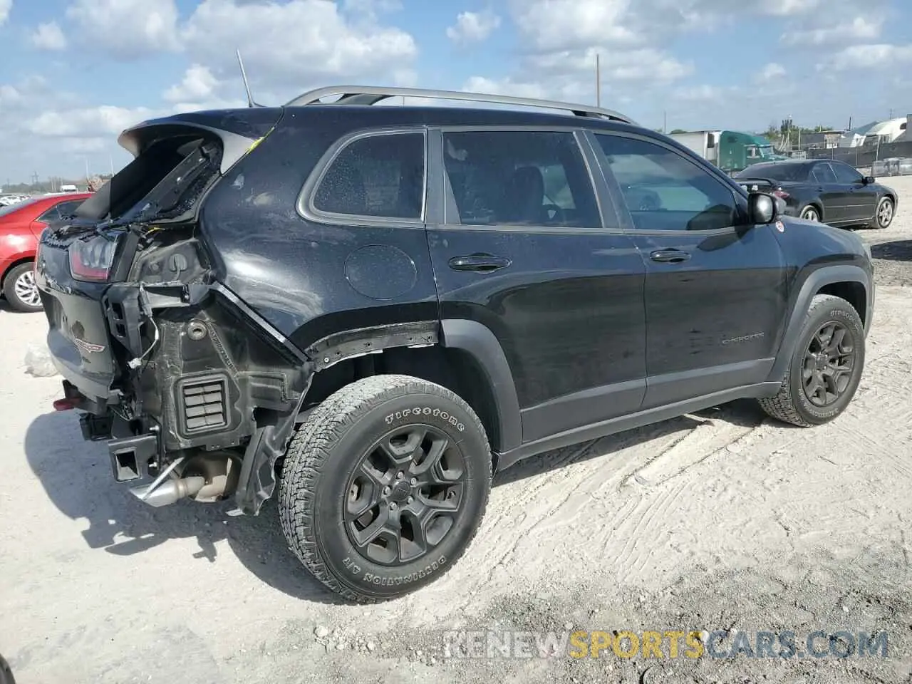 3 Photograph of a damaged car 1C4PJMBXXKD342371 JEEP CHEROKEE 2019
