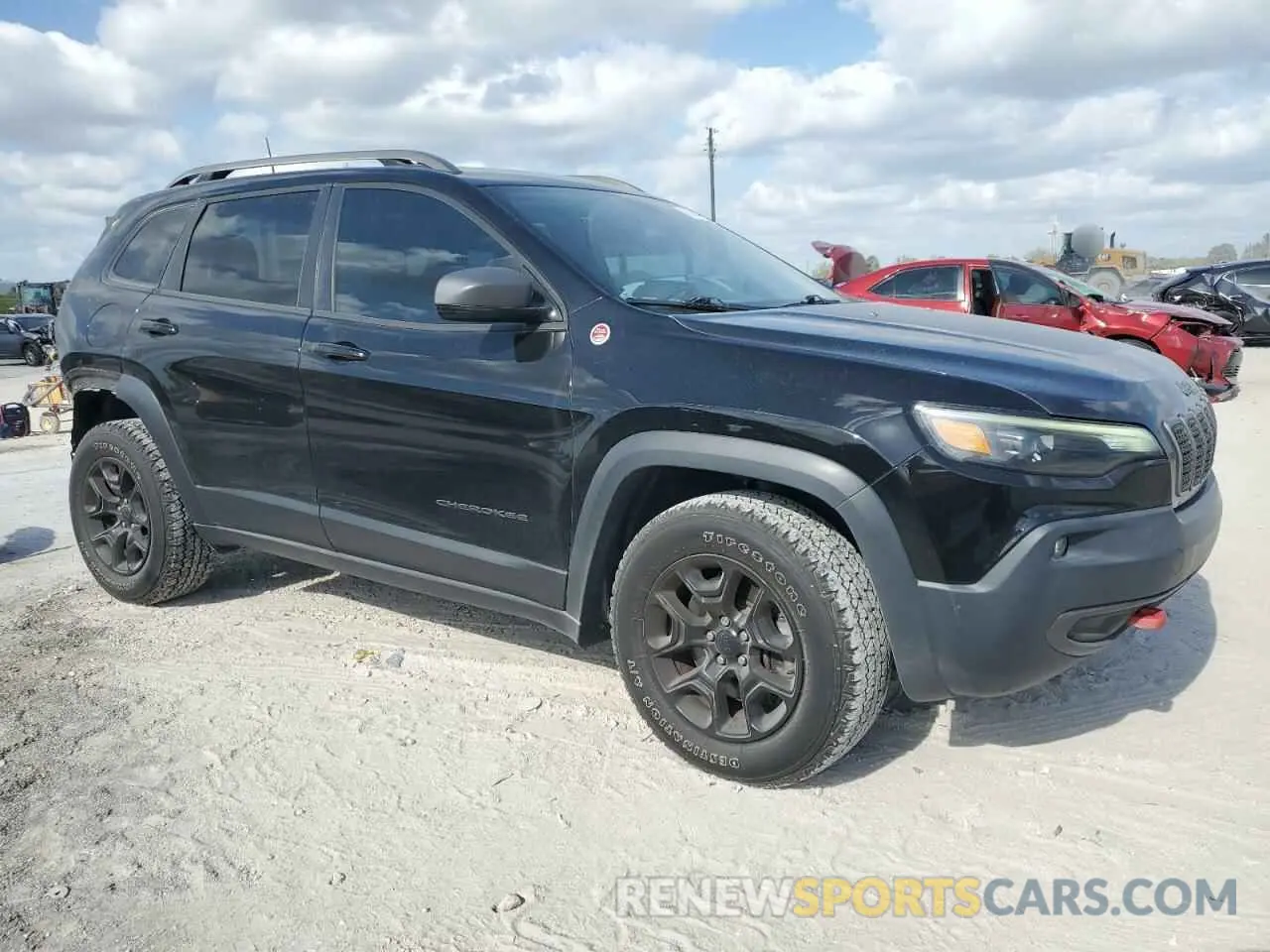 4 Photograph of a damaged car 1C4PJMBXXKD342371 JEEP CHEROKEE 2019