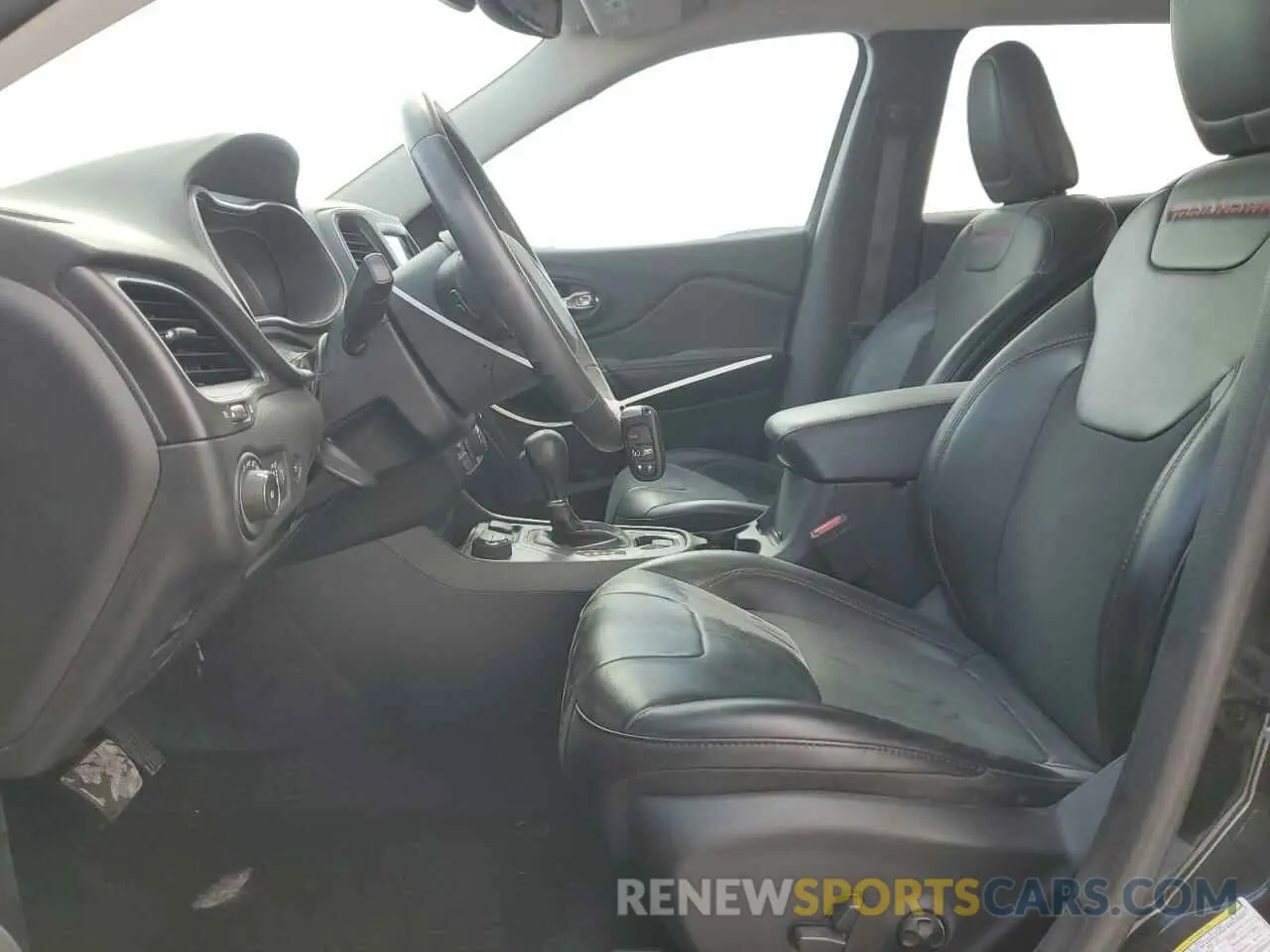 7 Photograph of a damaged car 1C4PJMBXXKD342371 JEEP CHEROKEE 2019