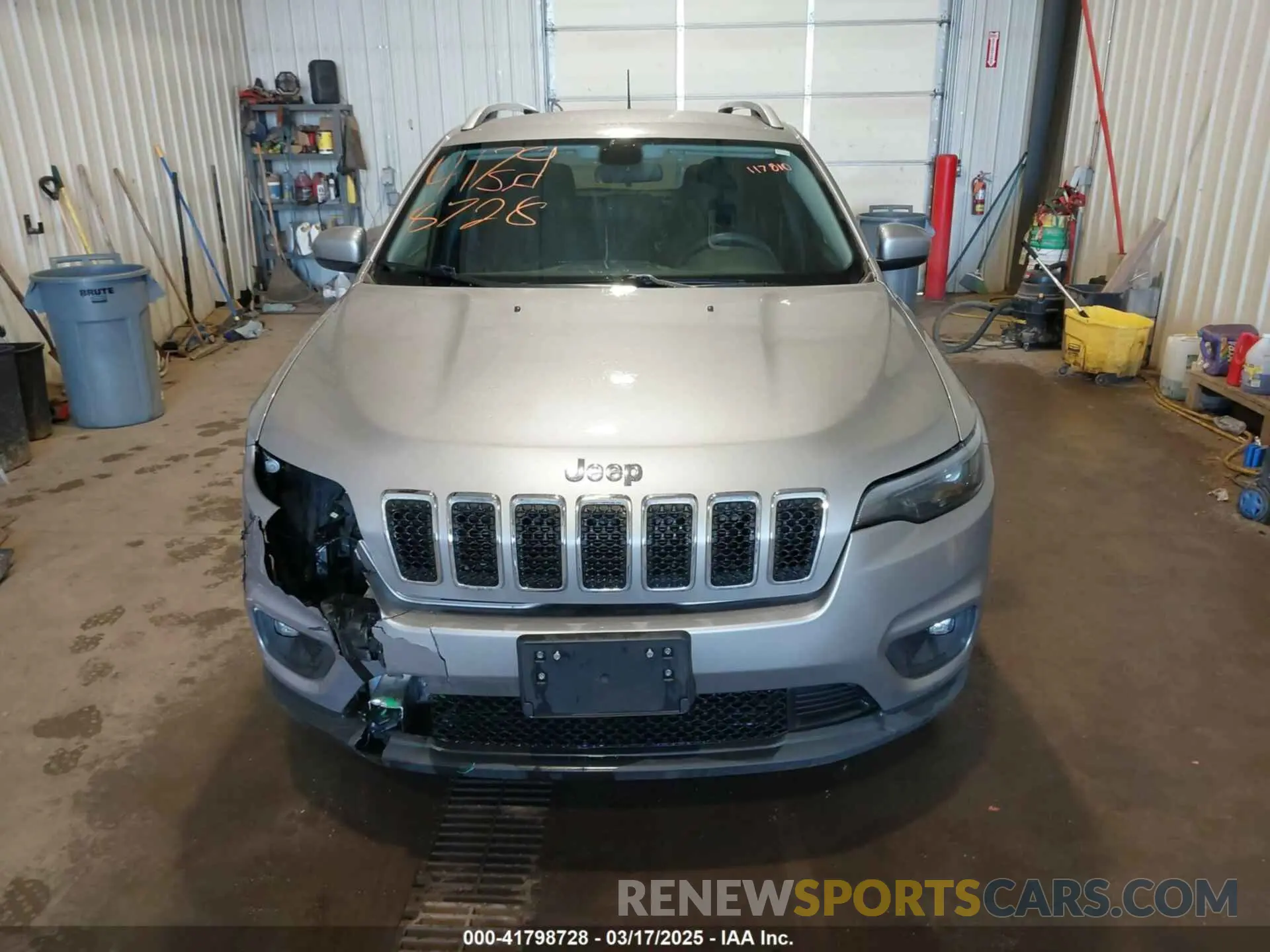 12 Photograph of a damaged car 1C4PJMCB0KD122398 JEEP CHEROKEE 2019
