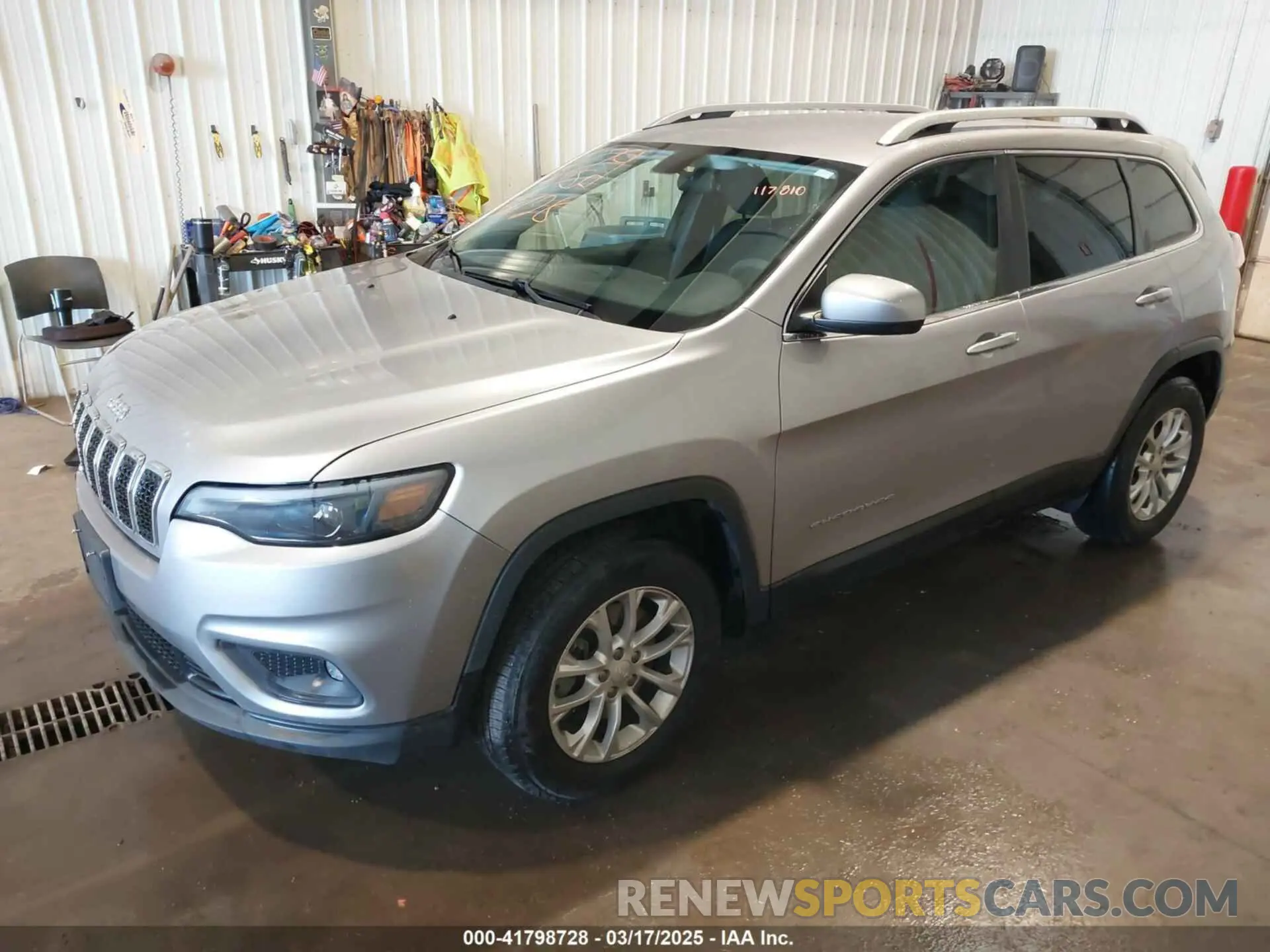 2 Photograph of a damaged car 1C4PJMCB0KD122398 JEEP CHEROKEE 2019