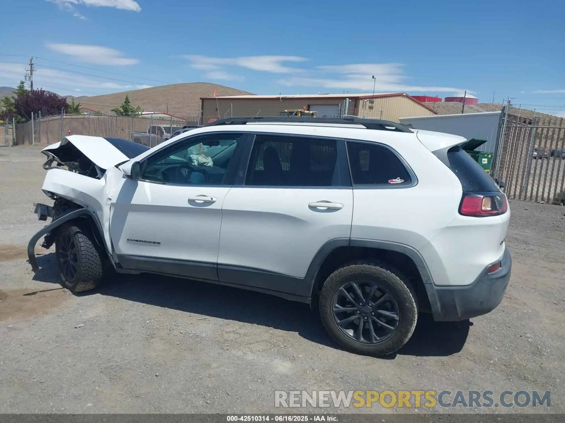 14 Photograph of a damaged car 1C4PJMCB0KD161976 JEEP CHEROKEE 2019