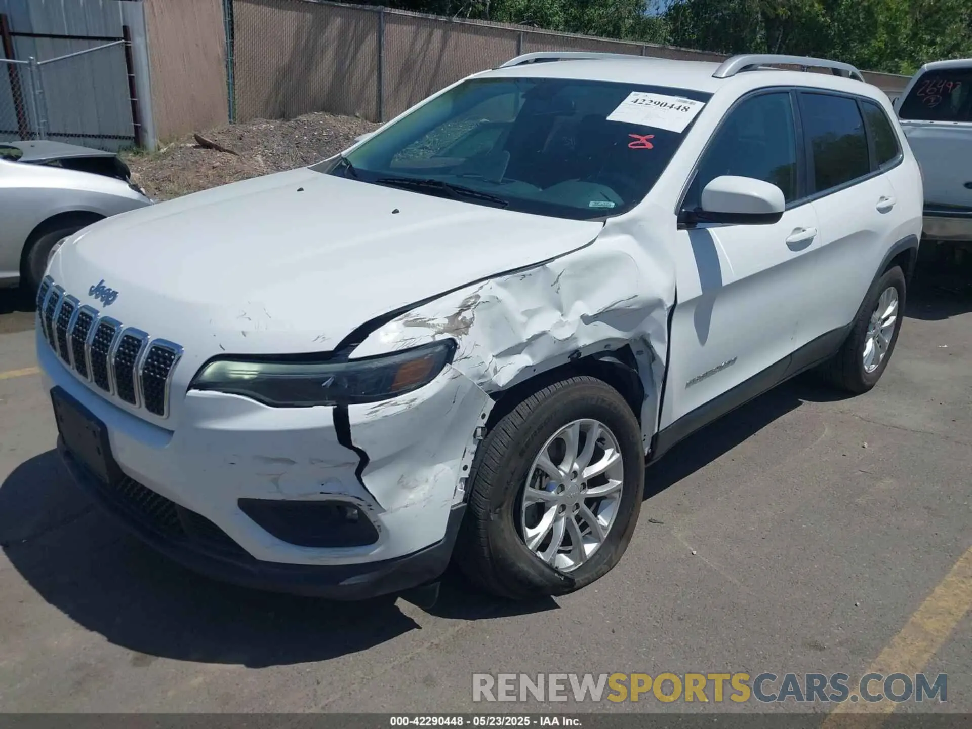 2 Photograph of a damaged car 1C4PJMCB1KD228813 JEEP CHEROKEE 2019