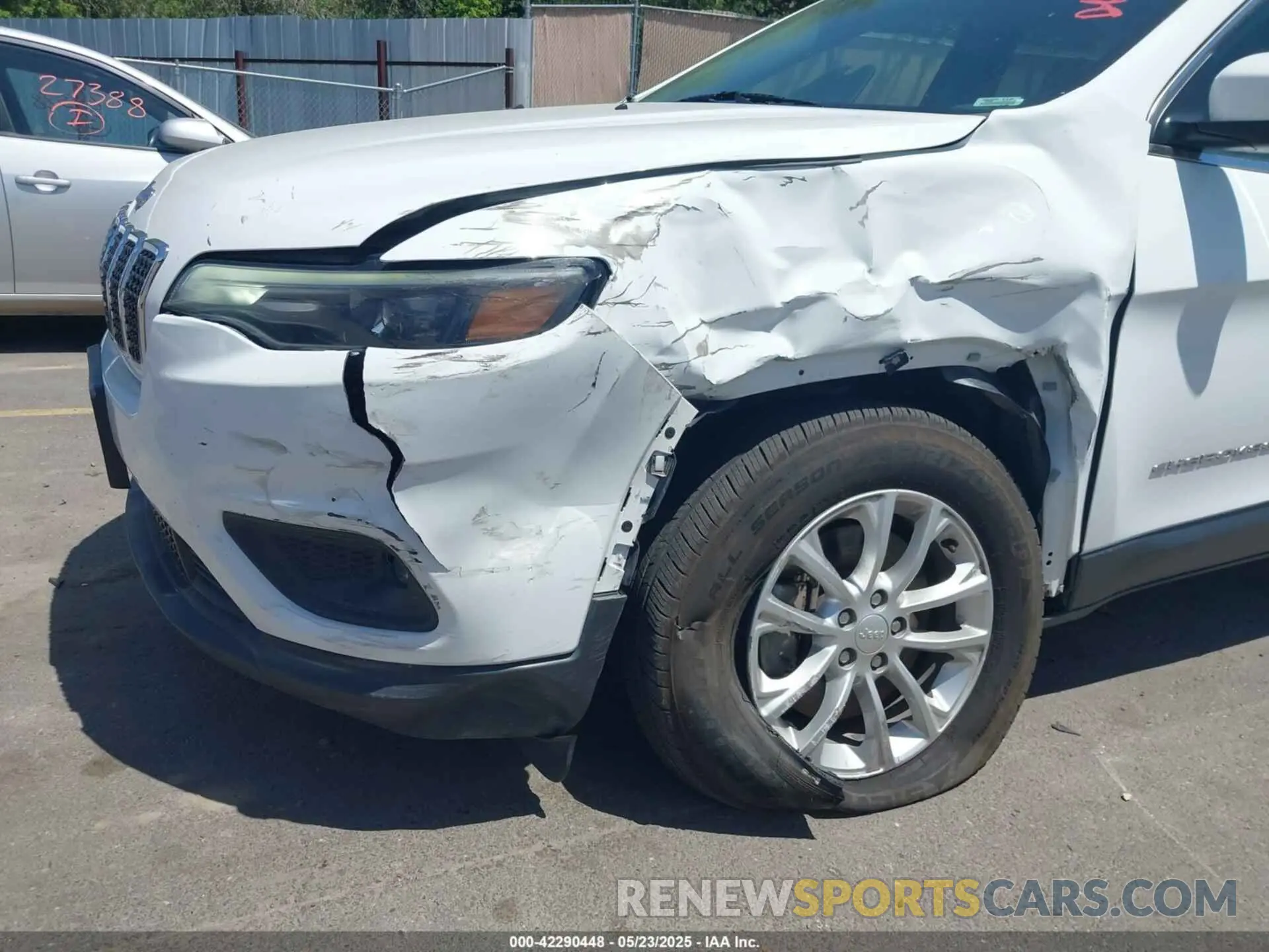 6 Photograph of a damaged car 1C4PJMCB1KD228813 JEEP CHEROKEE 2019