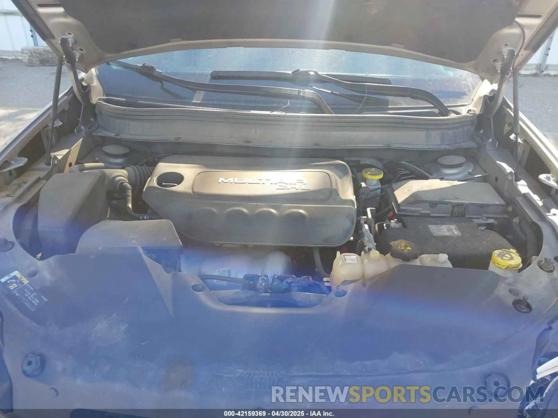 10 Photograph of a damaged car 1C4PJMCB2KD194252 JEEP CHEROKEE 2019