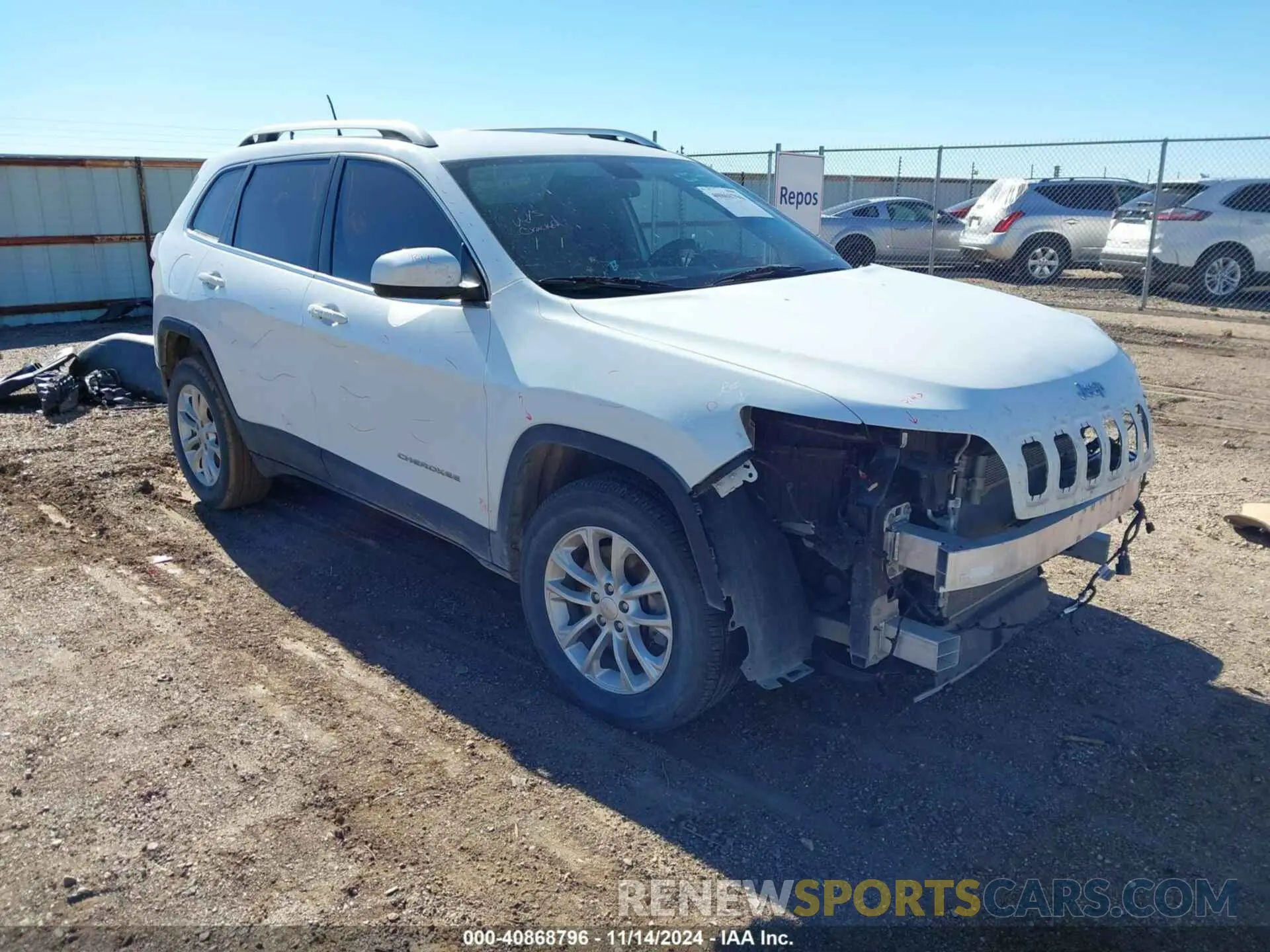 1 Photograph of a damaged car 1C4PJMCB2KD352024 JEEP CHEROKEE 2019