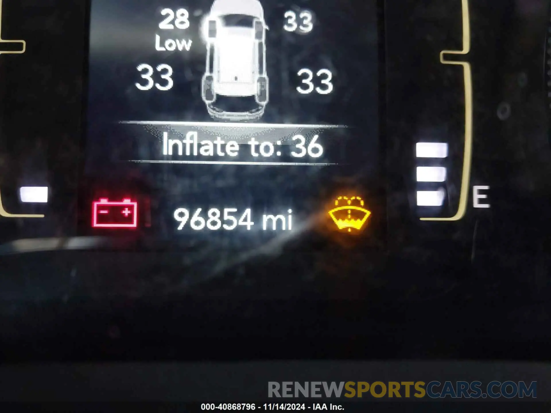 16 Photograph of a damaged car 1C4PJMCB2KD352024 JEEP CHEROKEE 2019