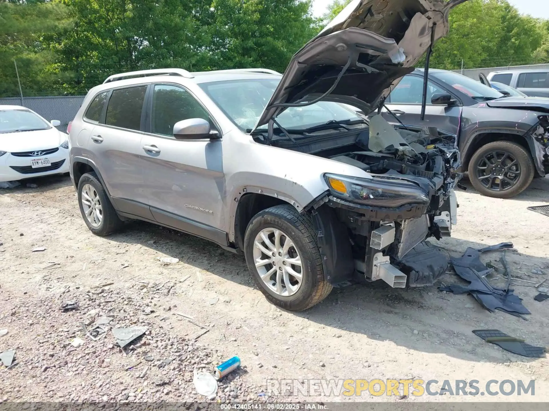 1 Photograph of a damaged car 1C4PJMCB2KD394337 JEEP CHEROKEE 2019