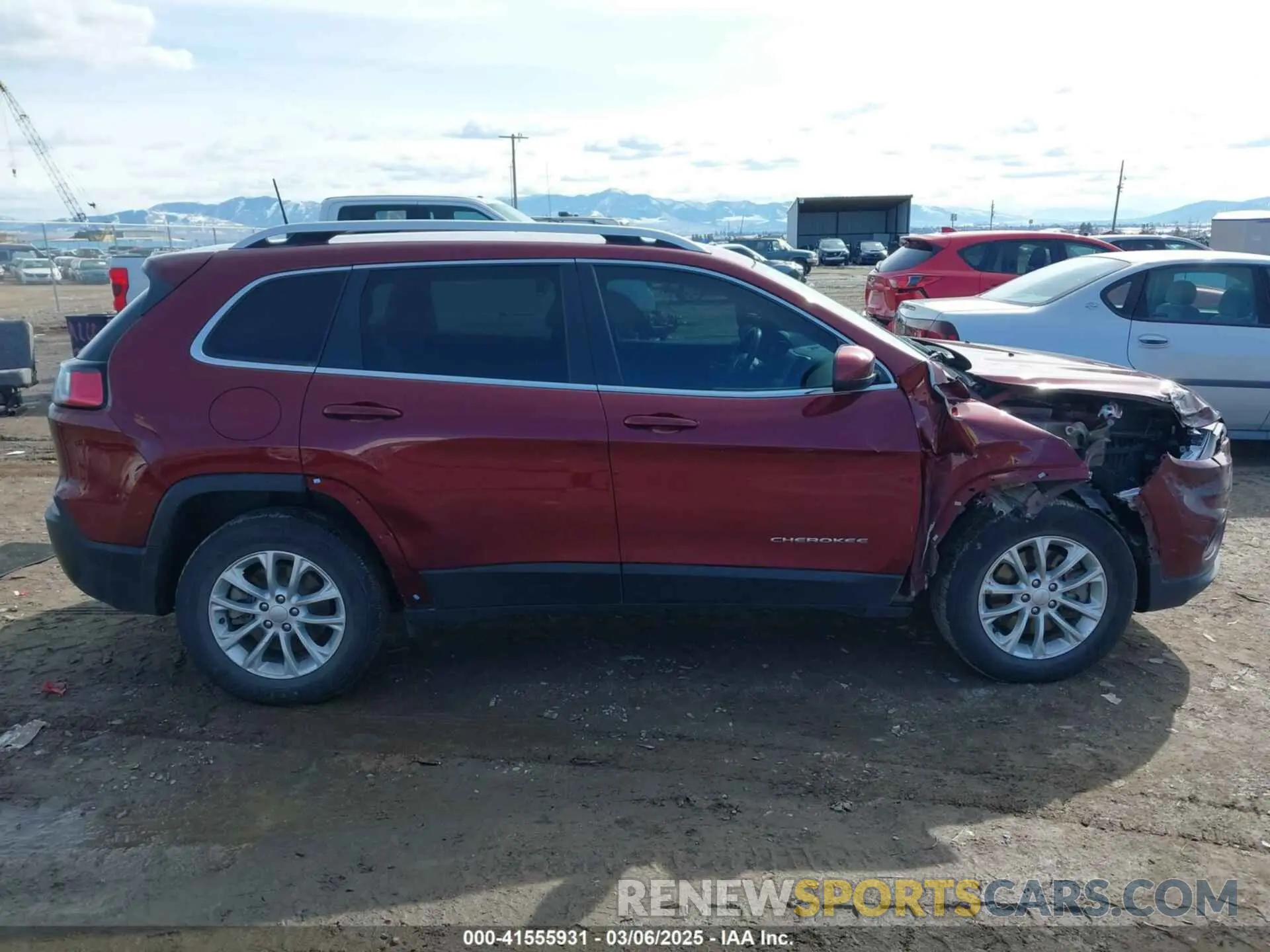 14 Photograph of a damaged car 1C4PJMCB2KD473832 JEEP CHEROKEE 2019