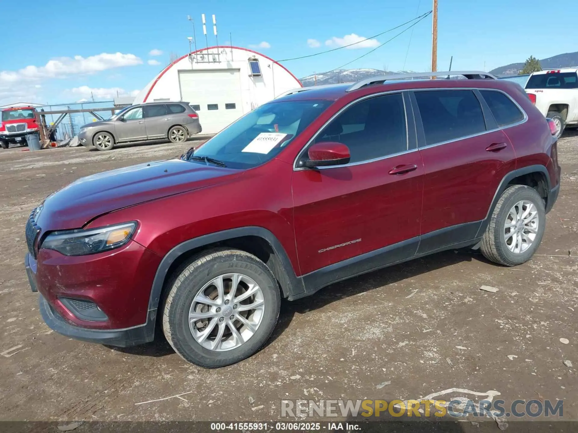 2 Photograph of a damaged car 1C4PJMCB2KD473832 JEEP CHEROKEE 2019