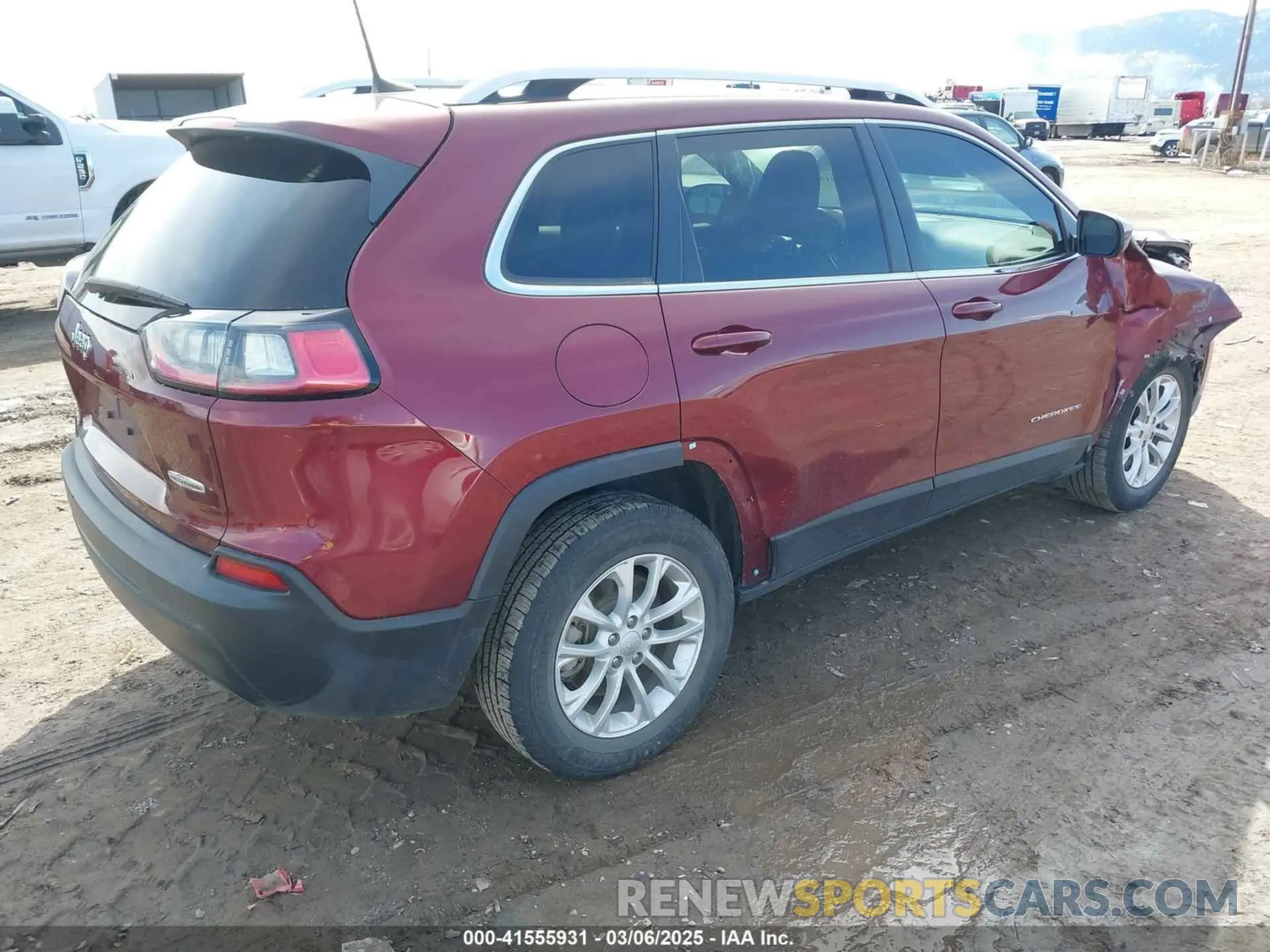 4 Photograph of a damaged car 1C4PJMCB2KD473832 JEEP CHEROKEE 2019