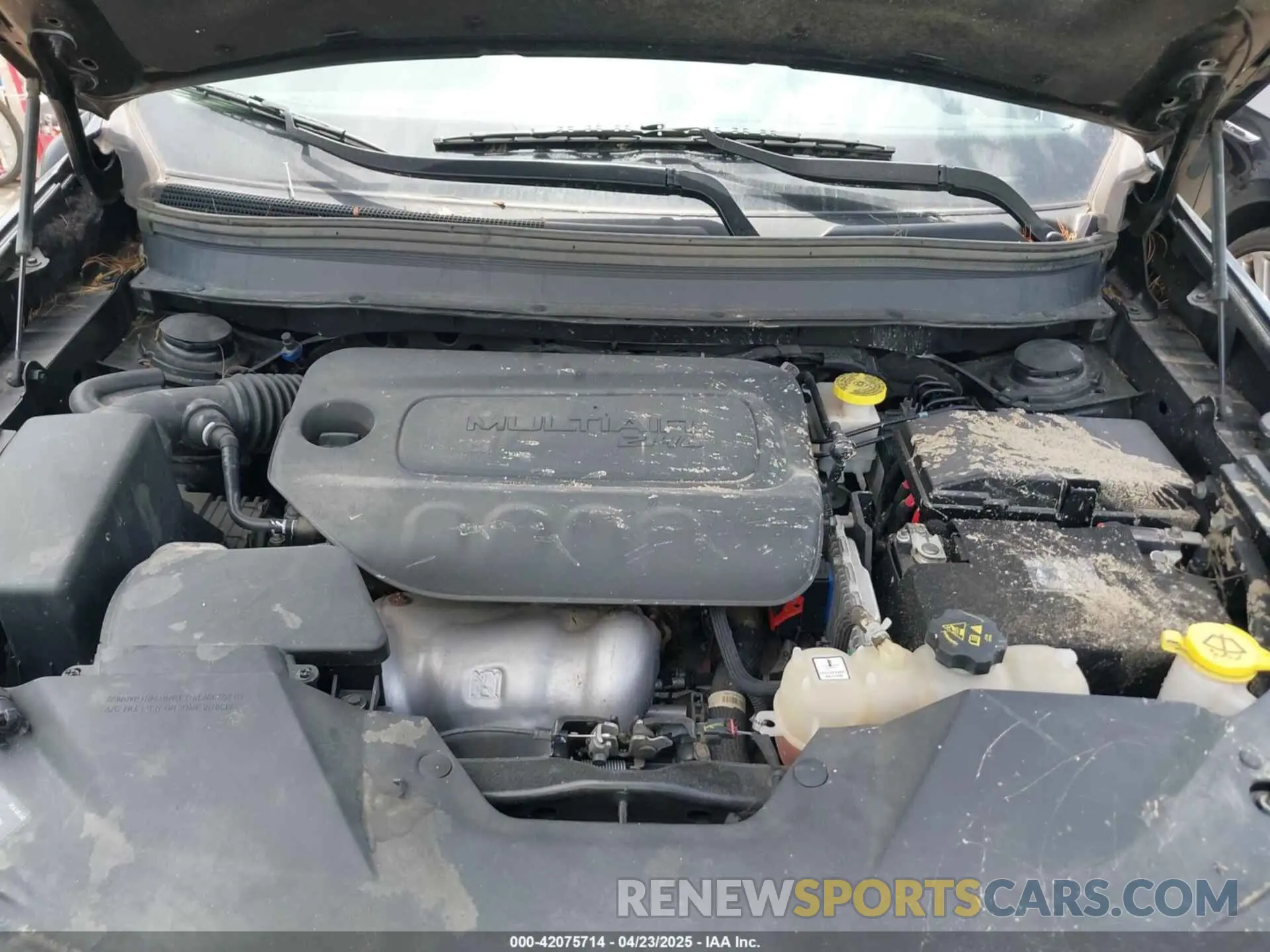 10 Photograph of a damaged car 1C4PJMCB2KD489920 JEEP CHEROKEE 2019