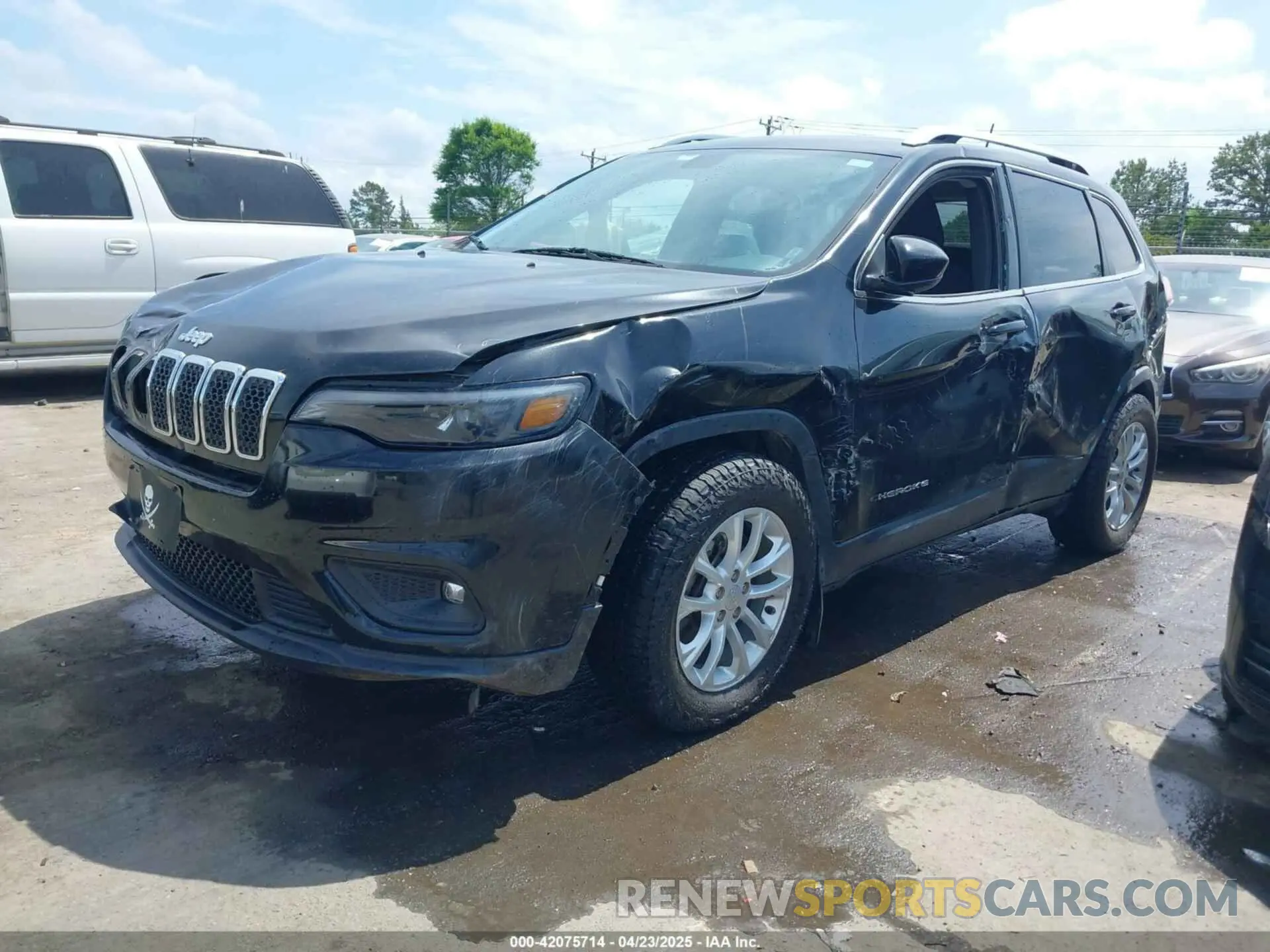 2 Photograph of a damaged car 1C4PJMCB2KD489920 JEEP CHEROKEE 2019