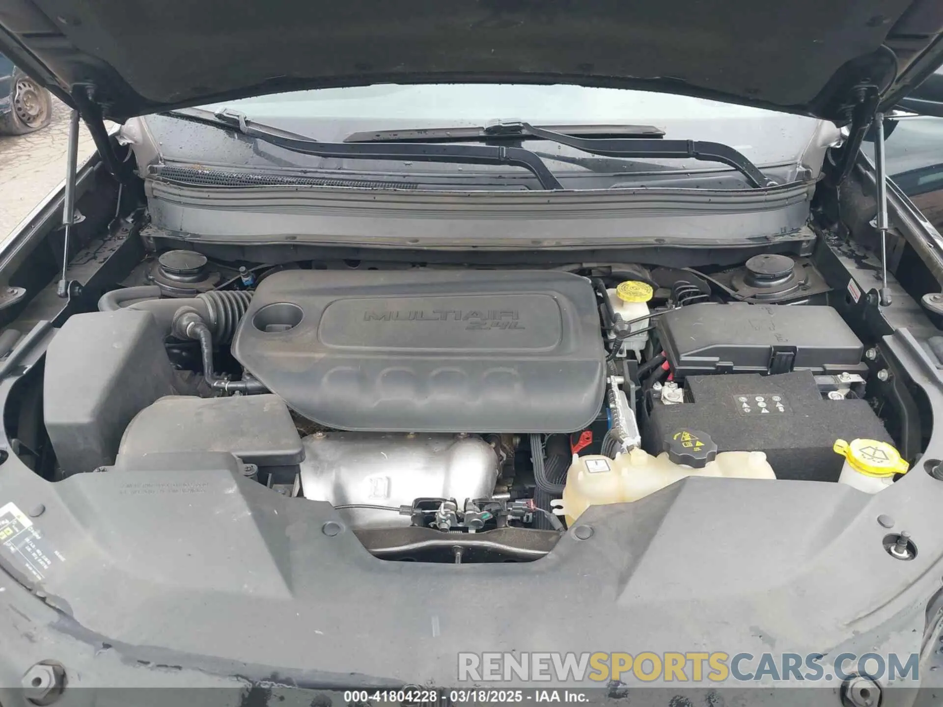 10 Photograph of a damaged car 1C4PJMCB3KD351478 JEEP CHEROKEE 2019